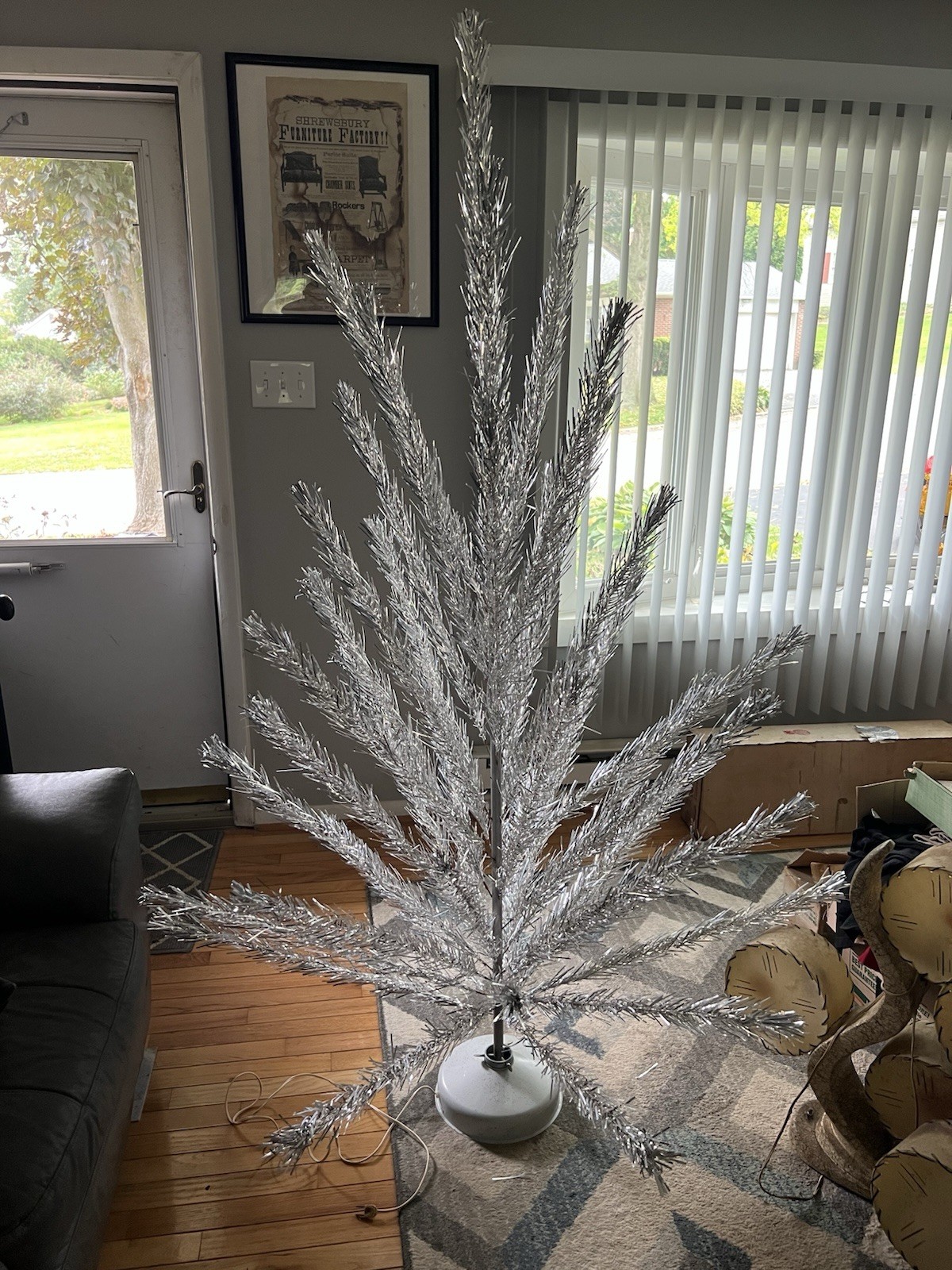 Beautiful Gorgeous 6 Foot Aluminum Christmas Tree With Working Rotating Stand