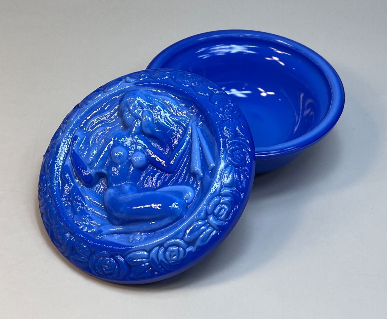 Art Deco Bohemian Hoffman Schlevogt Lapis Blue Glass Dresser Box Powder Jar Nude