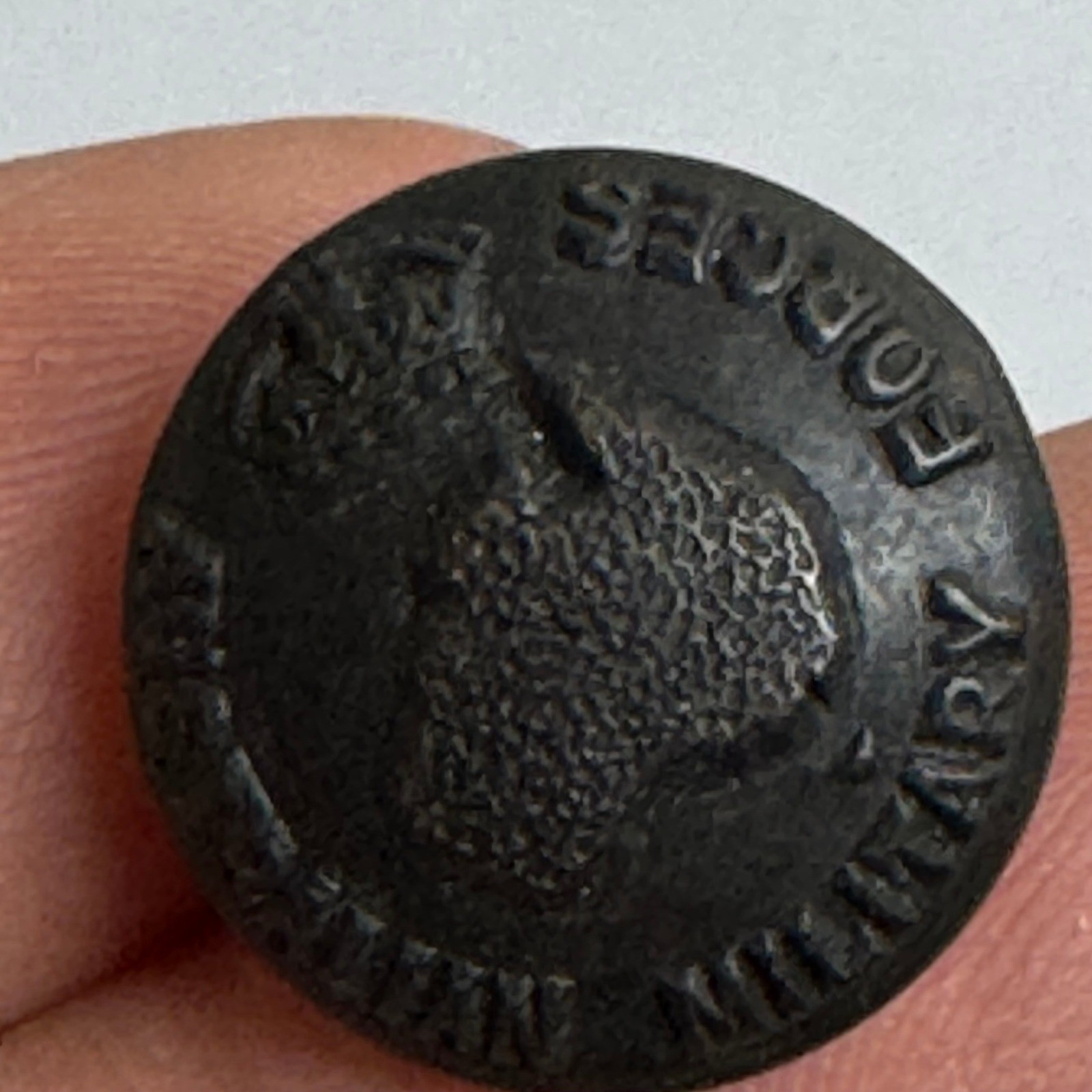 Antique Australian Military Forces Button King George V Crown