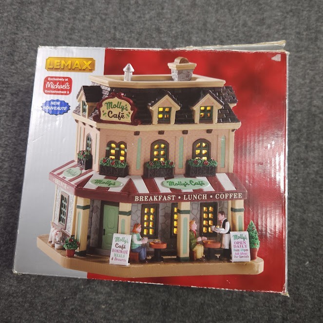 NEW Lemax Molly's Cafe Porcelain Lighted Building 05687 Village Collection 2020