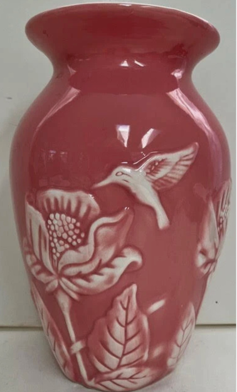 Vintage Pink Ceramic Teleflora Gift Vase With Embossed Hummingbird & Flower Desi Vintage Pink Ceramic Teleflora Gift Vase With Embossed Hummingbird & Flower Desi