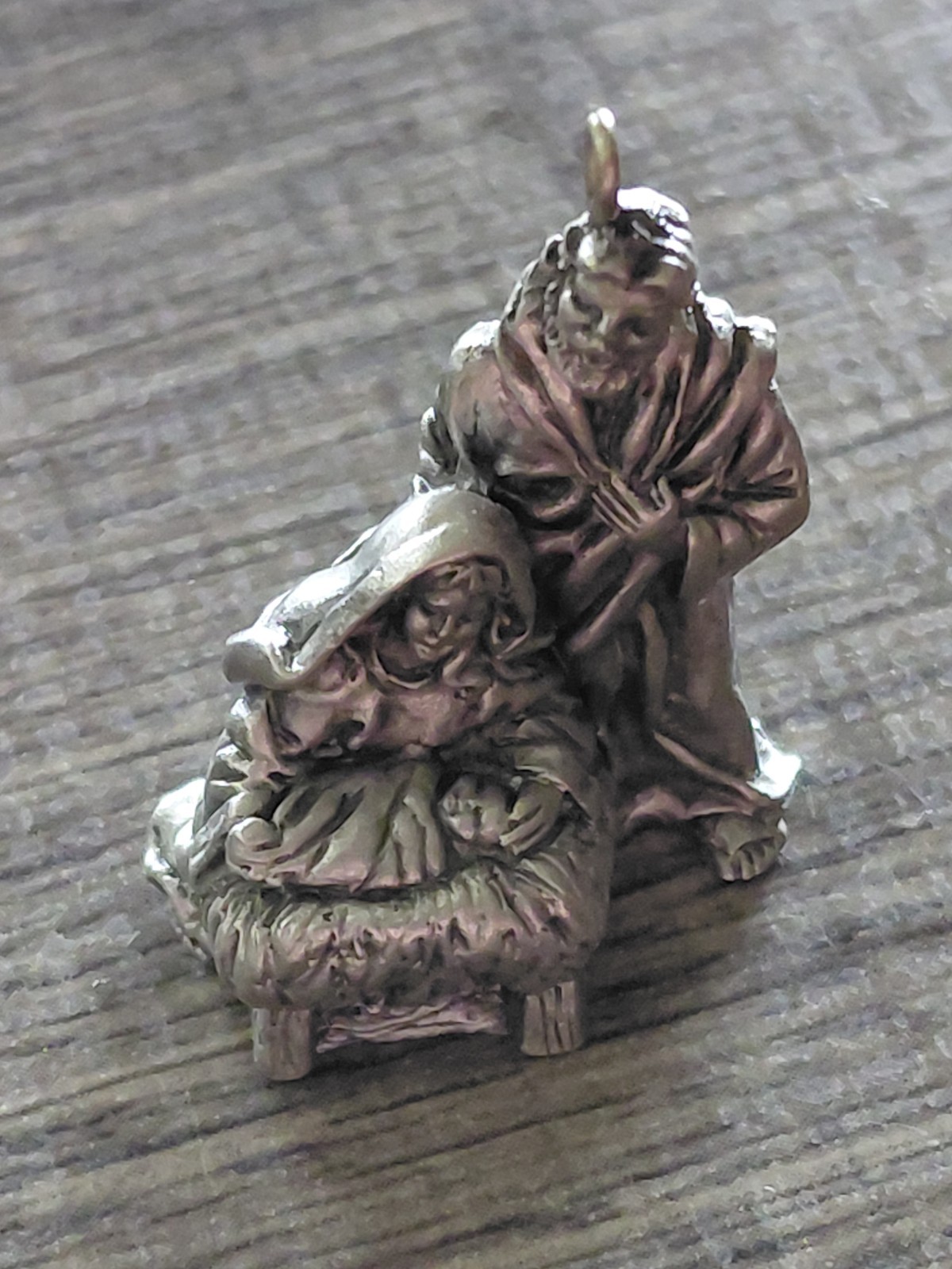 1998 HALLMARK MINIATURE KEEPSAKE THE NATIVETY ORNAMENT 