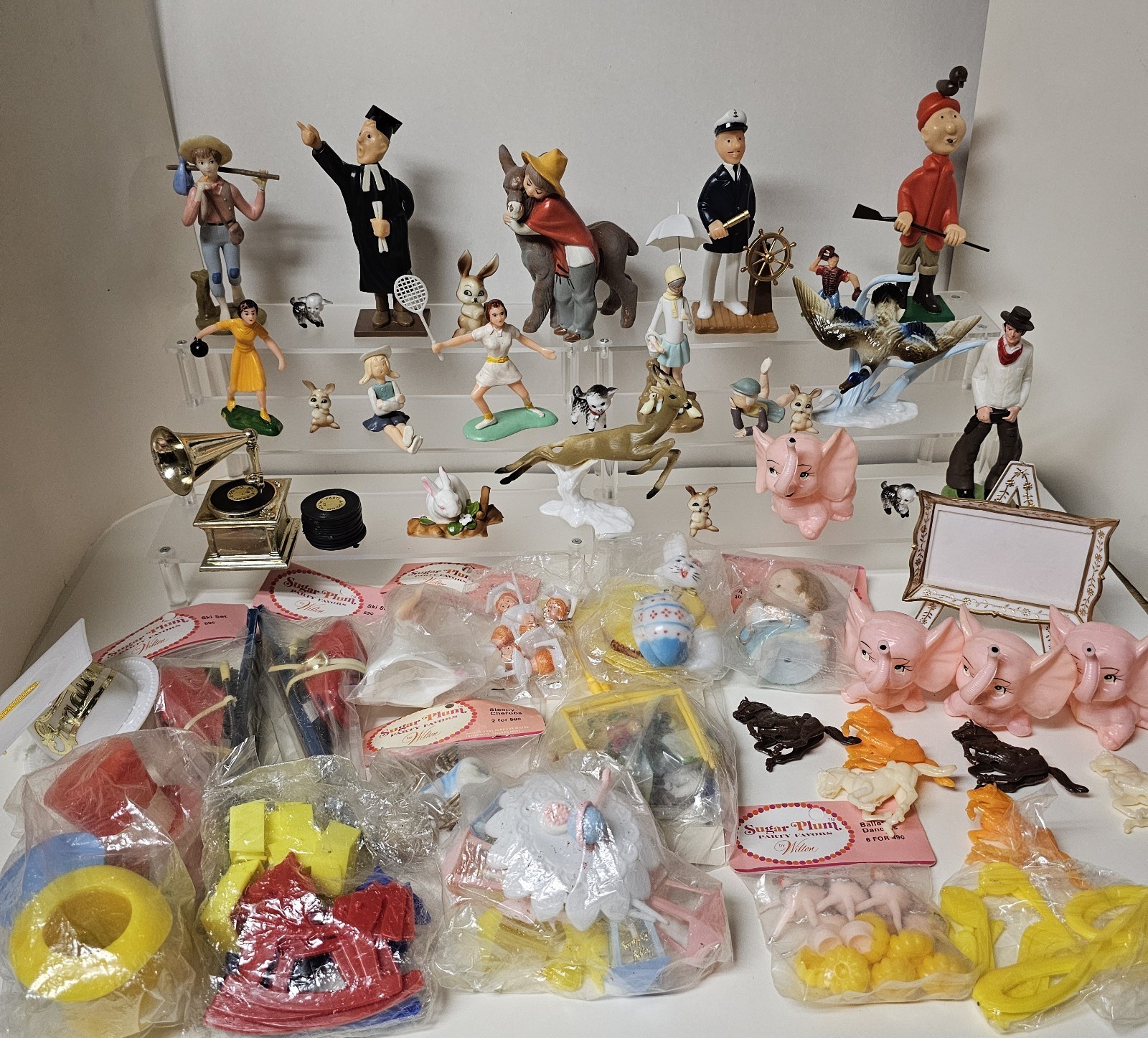 Huge Lot of Rare 1970s Wilton Plastic Cake Toppers 100+ 