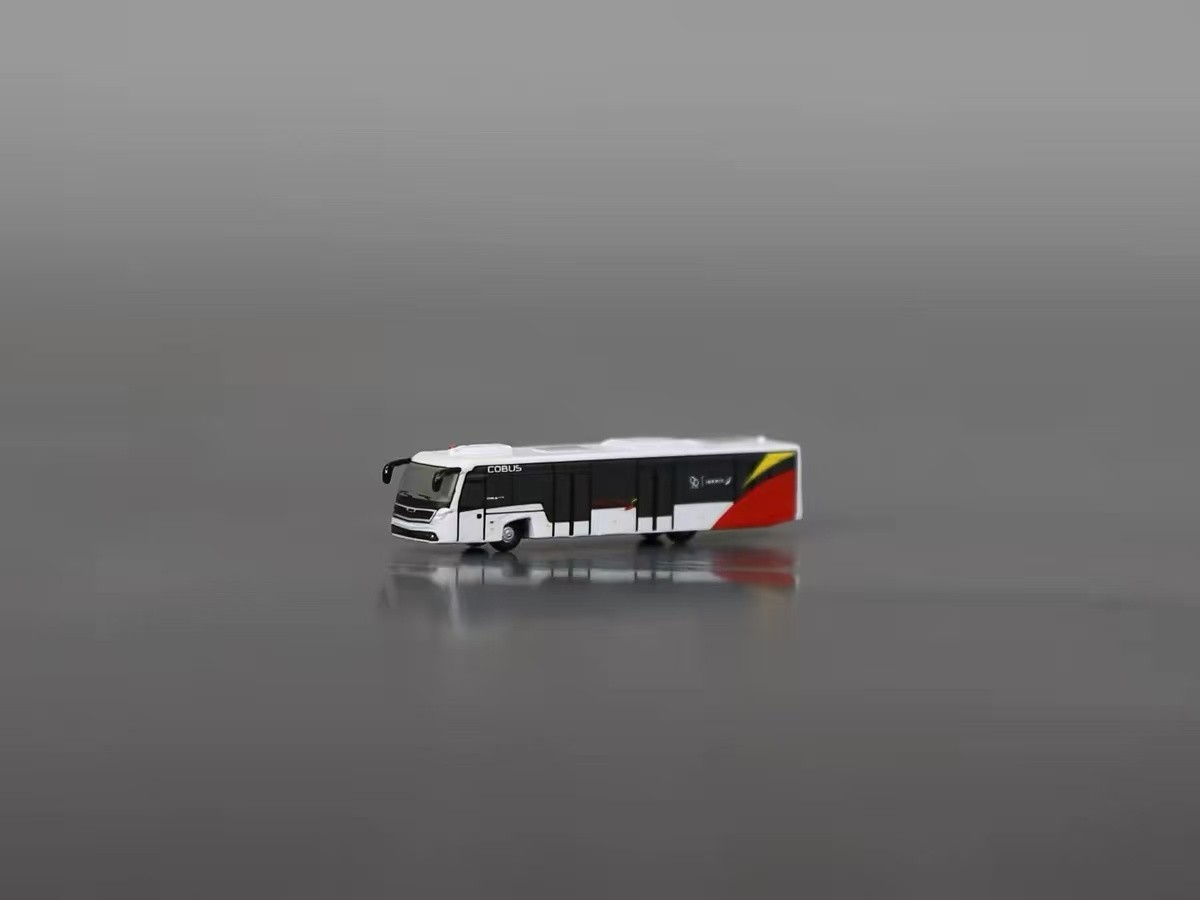1:400/200 scale Infinite airport IBERIA COBUS3000 shuttle bus GSE model