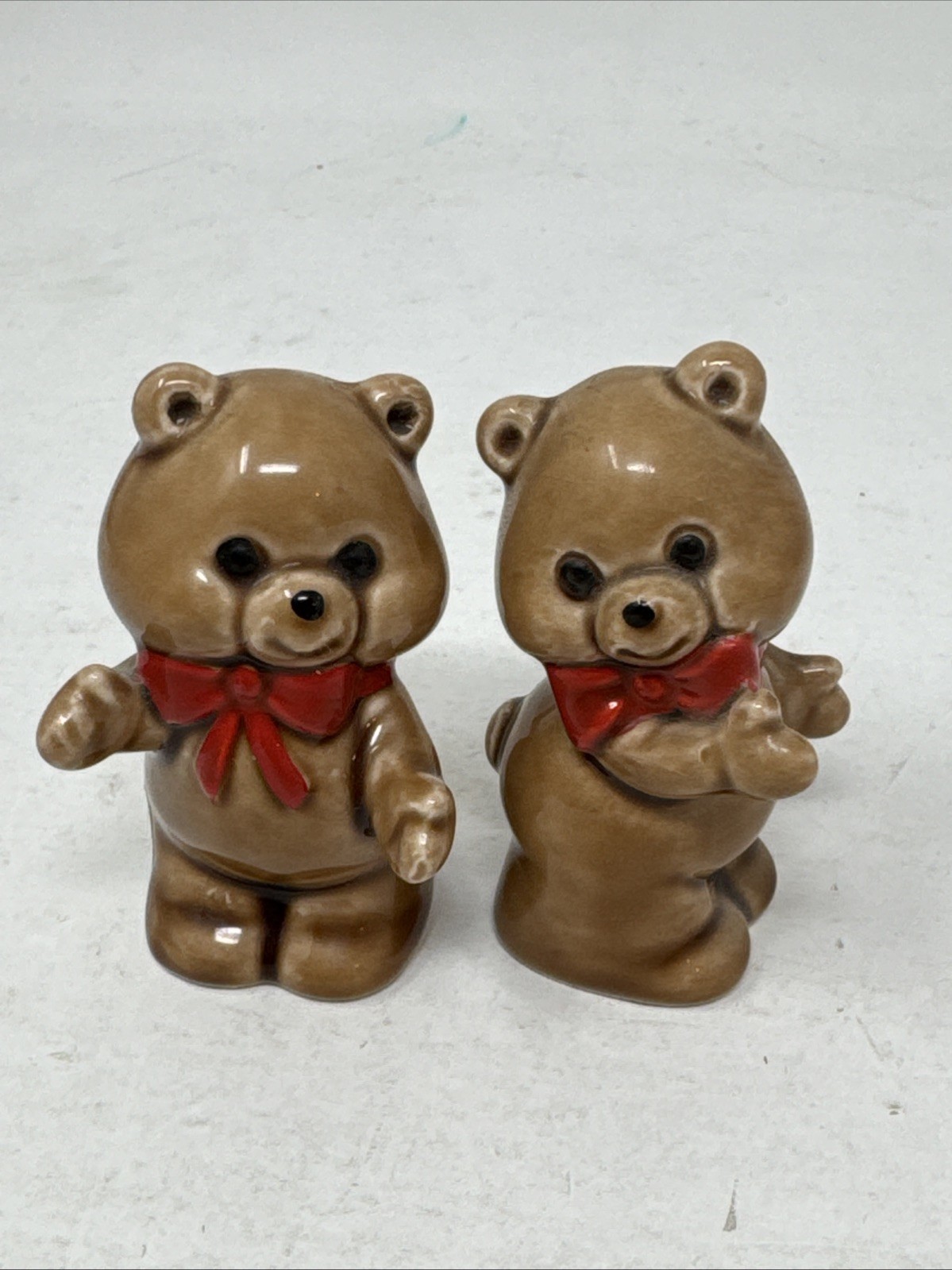 Vintage Capilano Vancouver Anthropomorphic Bears Salt Pepper Shakers Japan