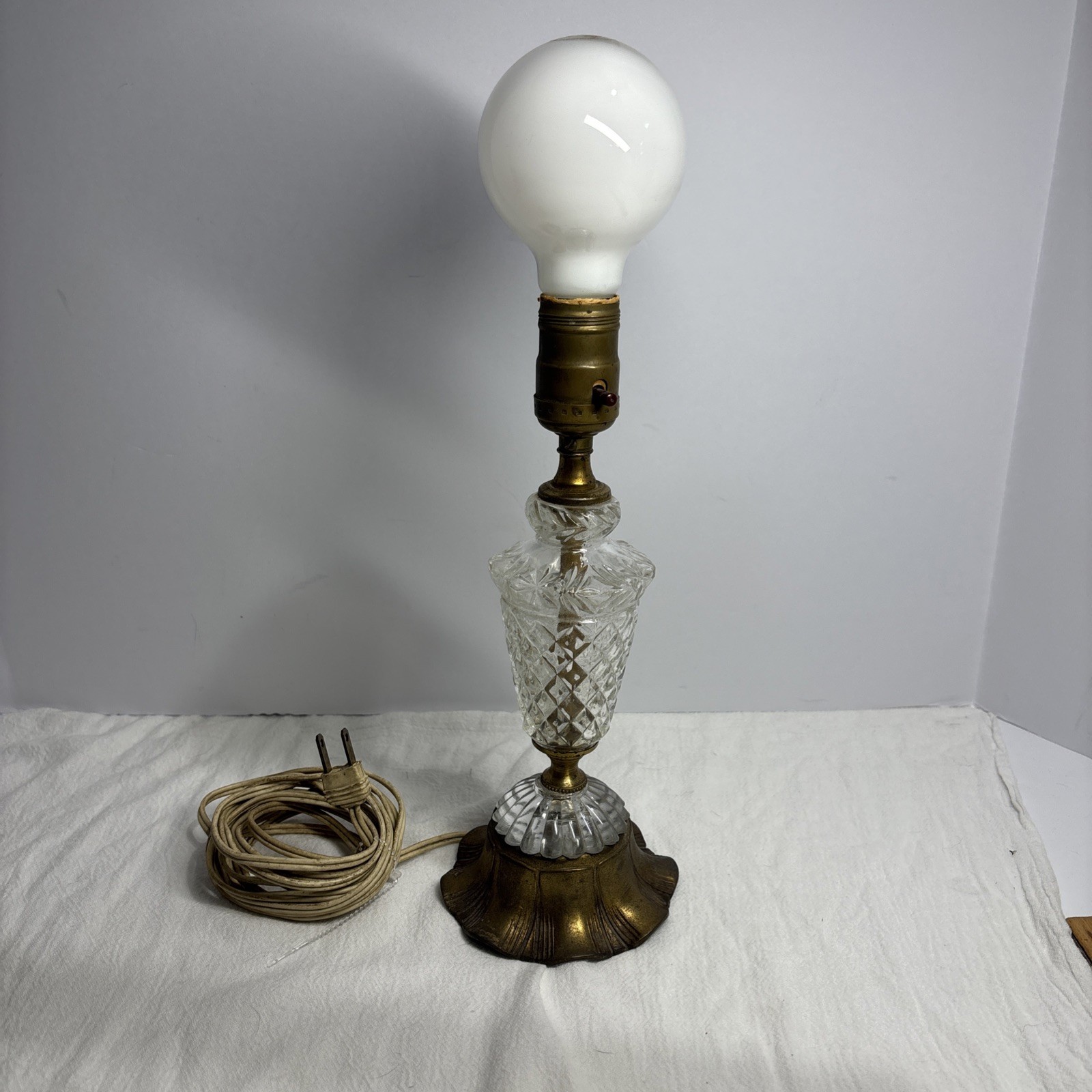Vintage Glass Brass table lamp RARE Collectible Pattern Crystal Geometric  ID