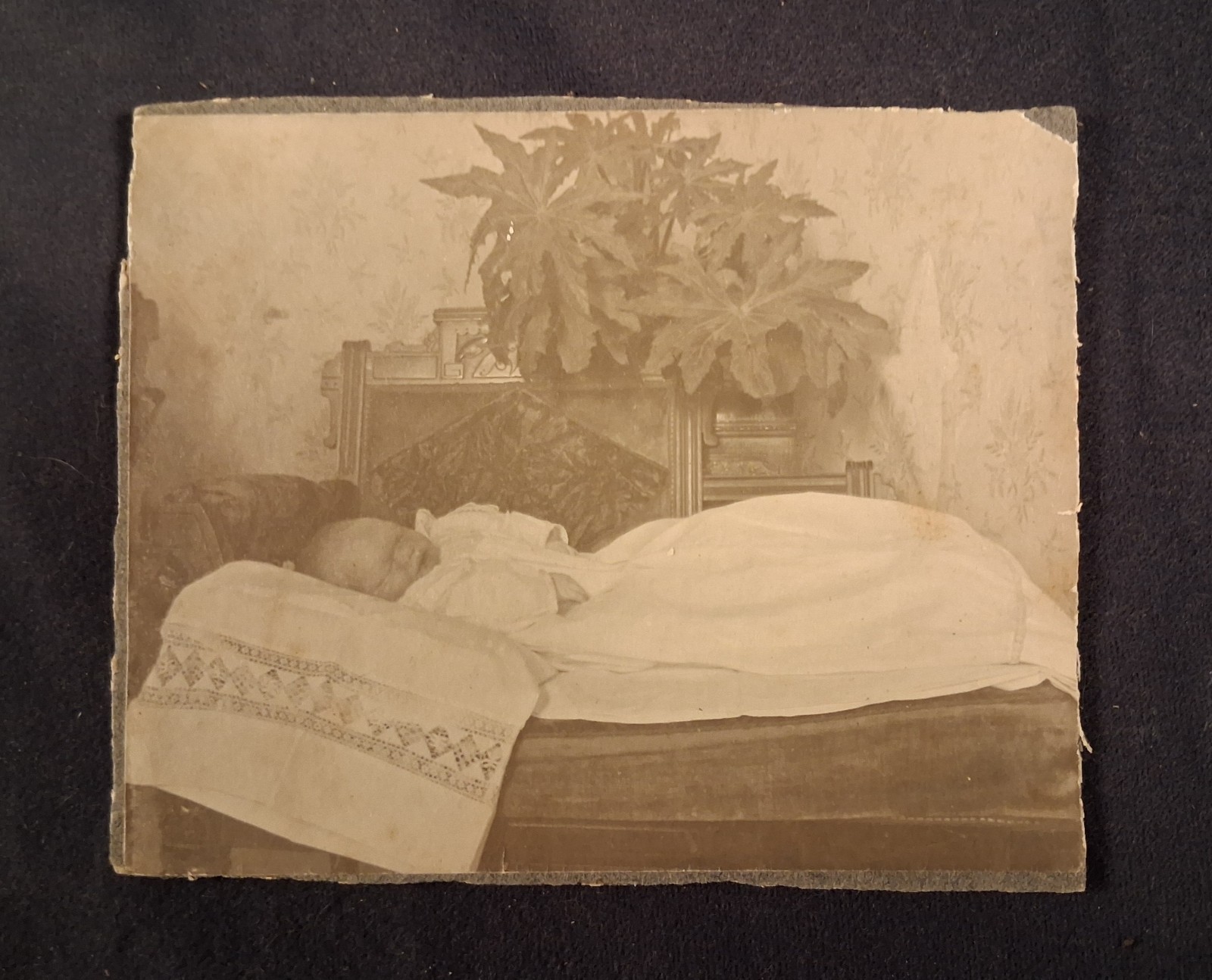 Post Mortem photo of a newborn baby - 1907 - identified