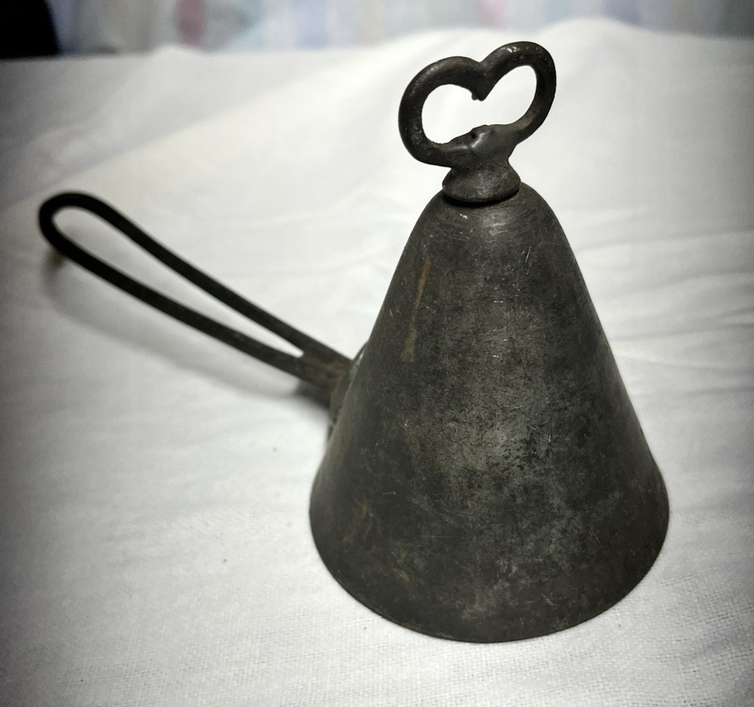 Antique #5 CLAD\'S DISHER Ice Cream Scoop with  Metal Heart Shaped Turn Key