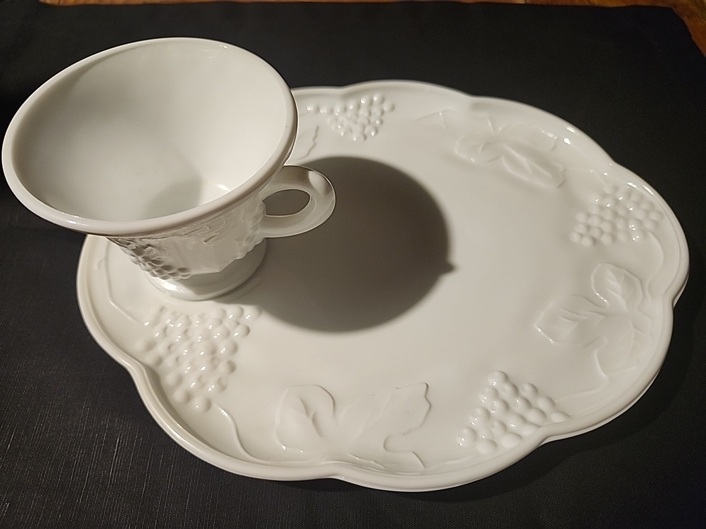Set Of 8 Milk GLASS Rare