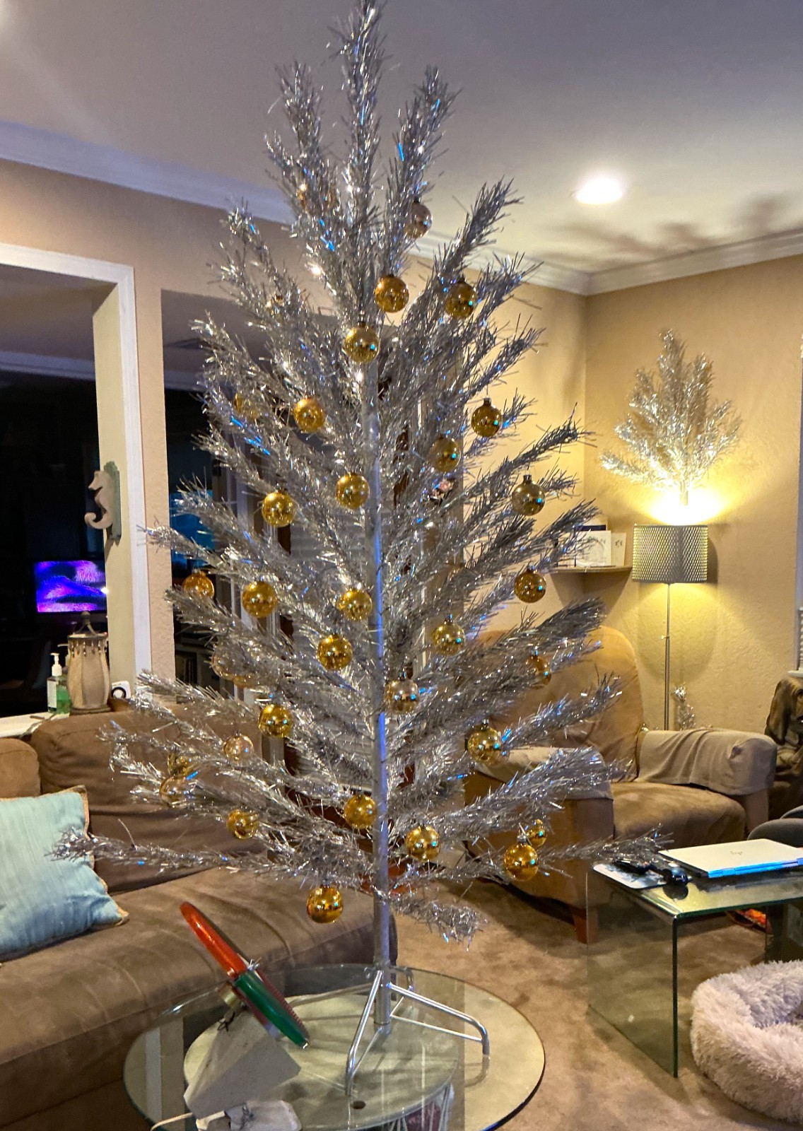 Vintage Aluminum Christmas Tree 6 FT 91 Branch W/ Penetray Color Wheel