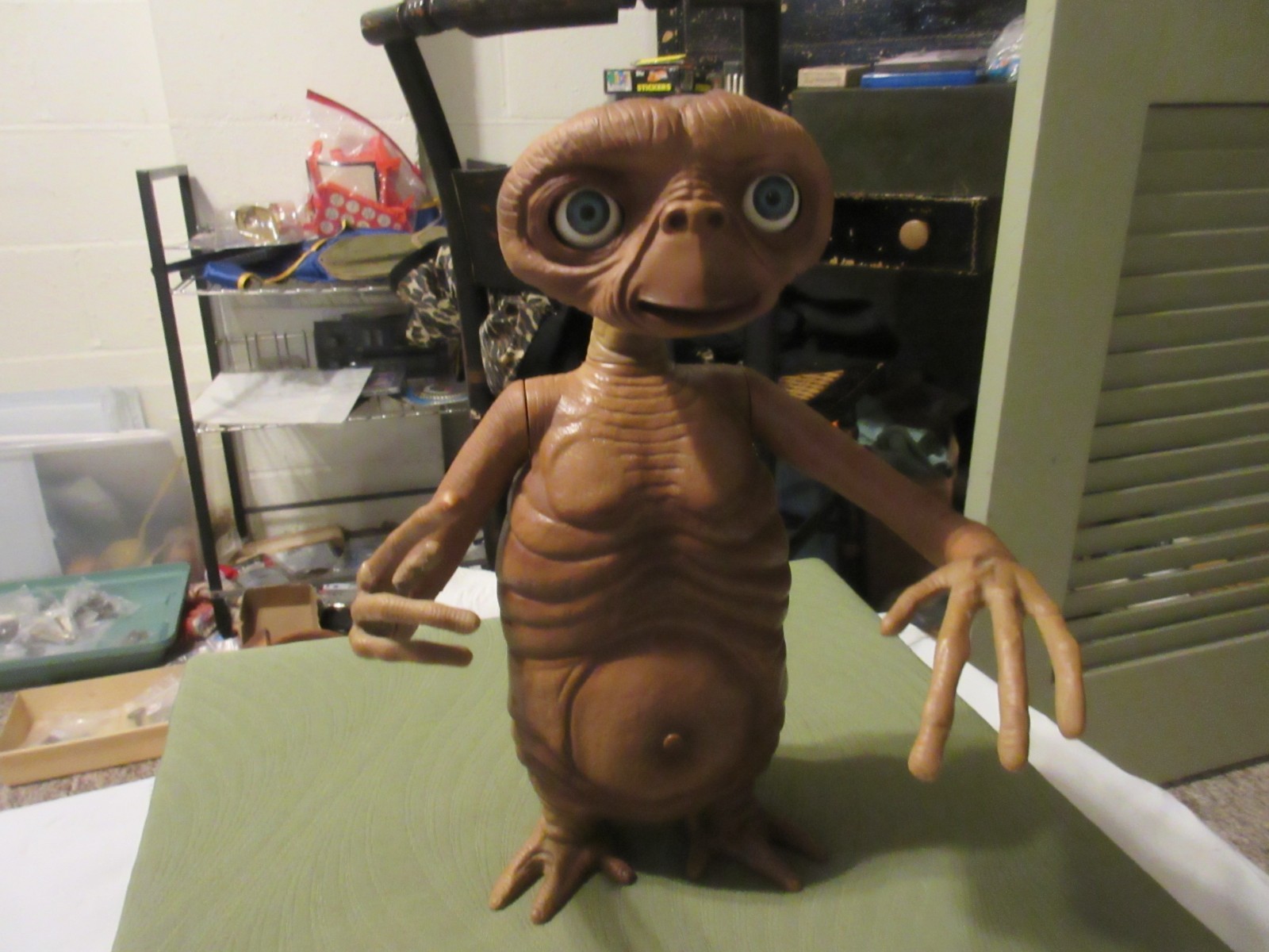 Rare 2002 E.T. Talking, Moving, Glowing 12” Tall TESTED
