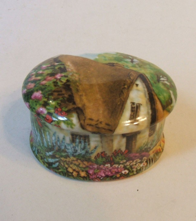 Newhall Staffordshire Bone China Trinket Box English Cottage Scene