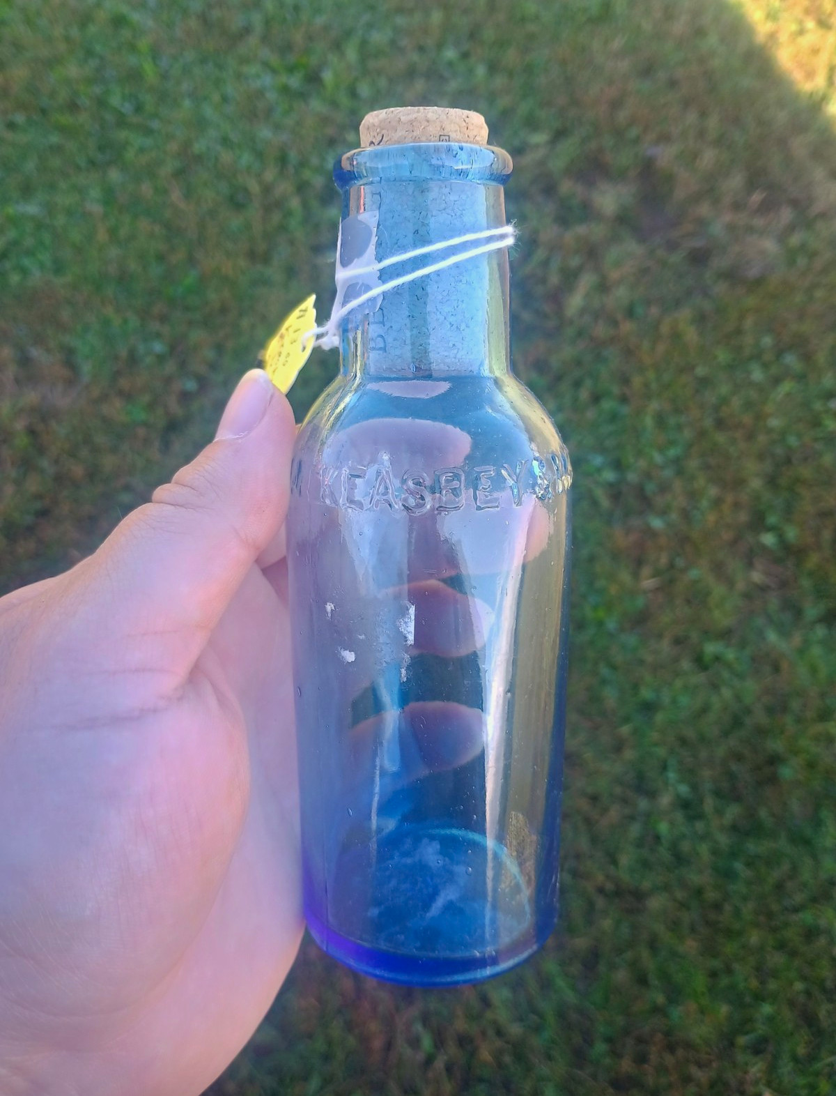 Antique sapphire blue Keasbey & Mattison  Philadelphia Pennsylvania PA bottle 
