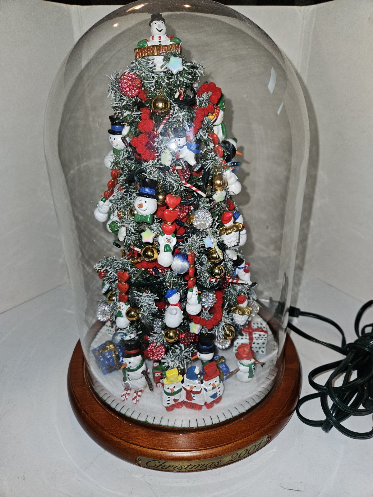 Danbury Mint 2001 Christmas Snowman Lighted Glass Cloche Christmas Tree, Great