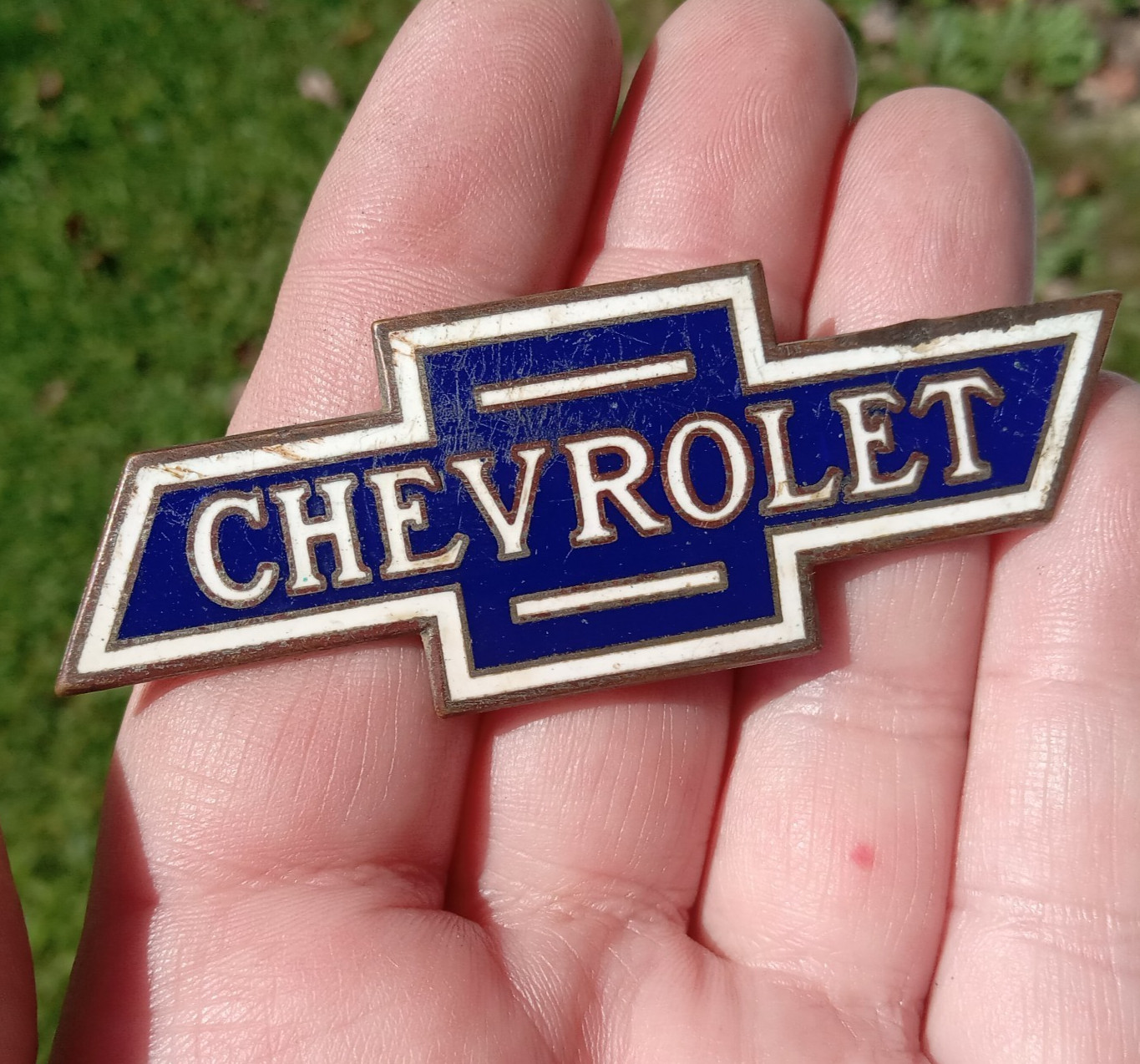 RARE OEM 1920\'s Chevrolet Radiator Grille Emblem Badge Bowtie  D.L. Auld 3\