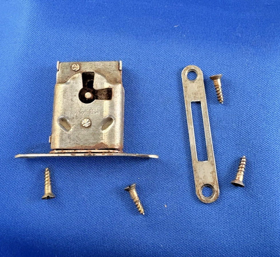 Vtg Victor Victrola Sonora Upright Phonograph Parts - Door Lock