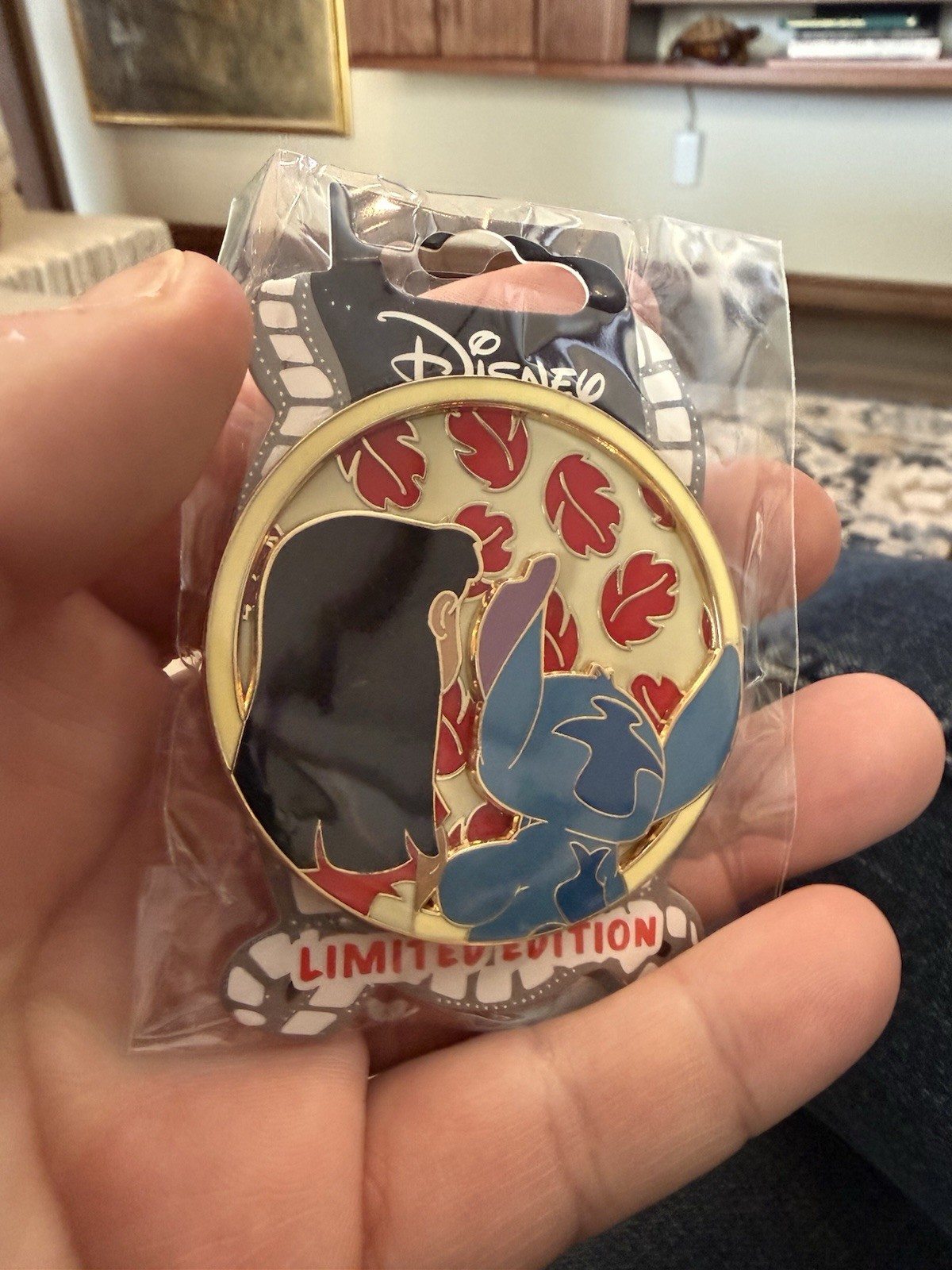 A2 Disney DSSH Friendship Pals Lilo & Stitch LE 400 Pin A2 Disney DSSH Friendship Pals Lilo & Stitch LE 400 Pin