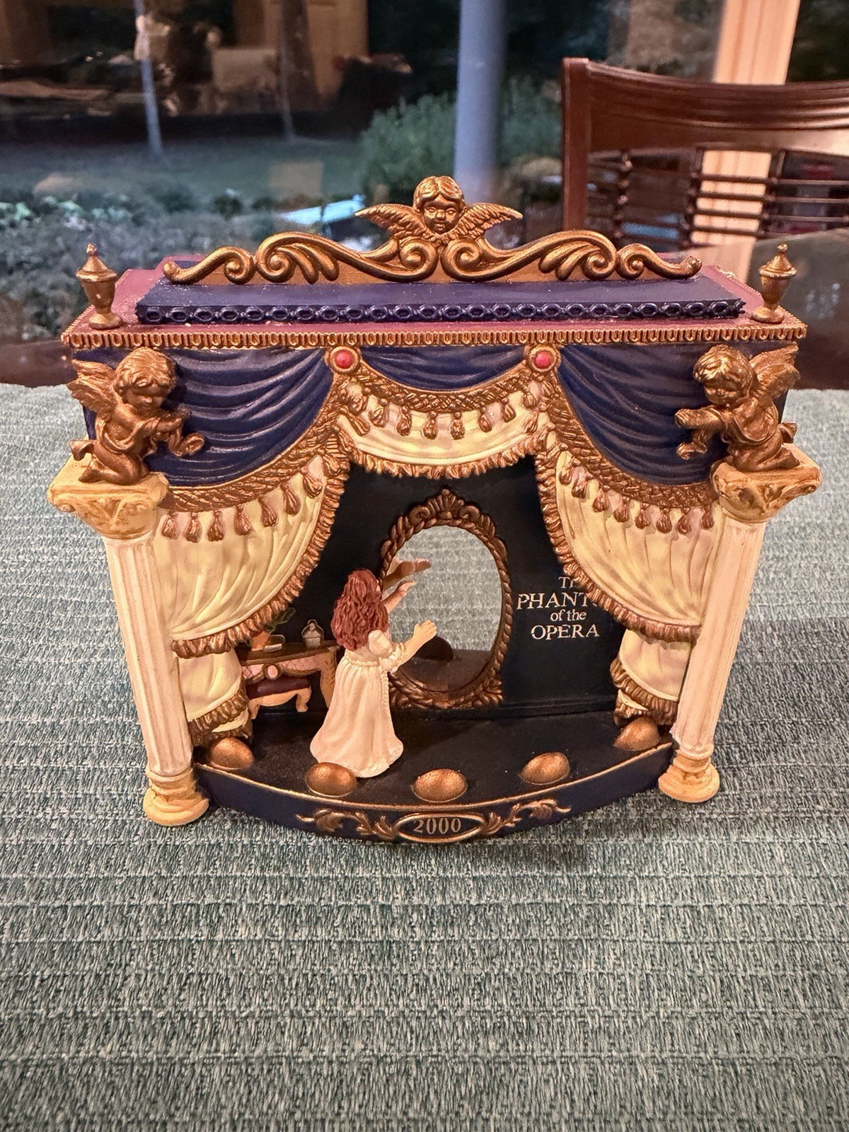 Carlton Cards Phantom Of The Opera 2000 Musical Ornament