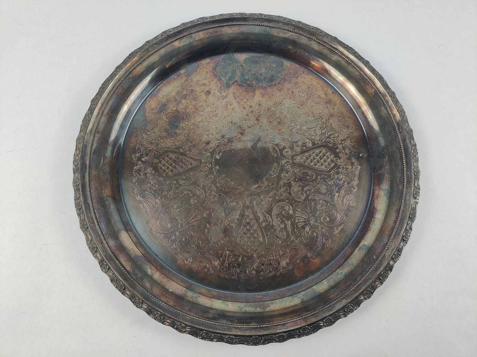 LUNT L-91 Silverplate Round Serving Tray 15\ LUNT L-91 Silverplate Round Serving Tray 15\