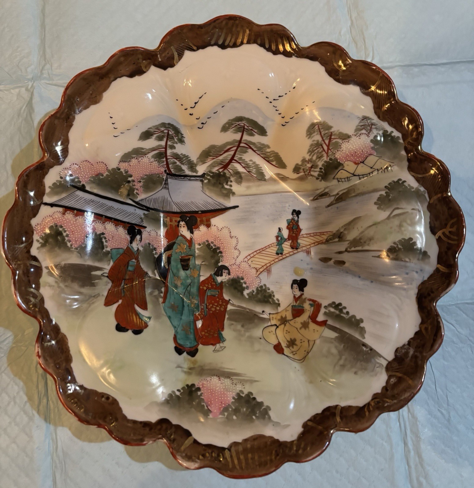 Japanese Handmade Hand-Painted Scalloped Bowl with Traditional Figures 11’x2 1/2