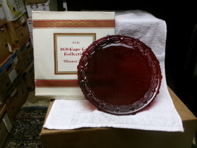 **  VINTAGE -  AVON CAPE COD - DINNER PLATE - UNUSED in the ORIGINAL BOX