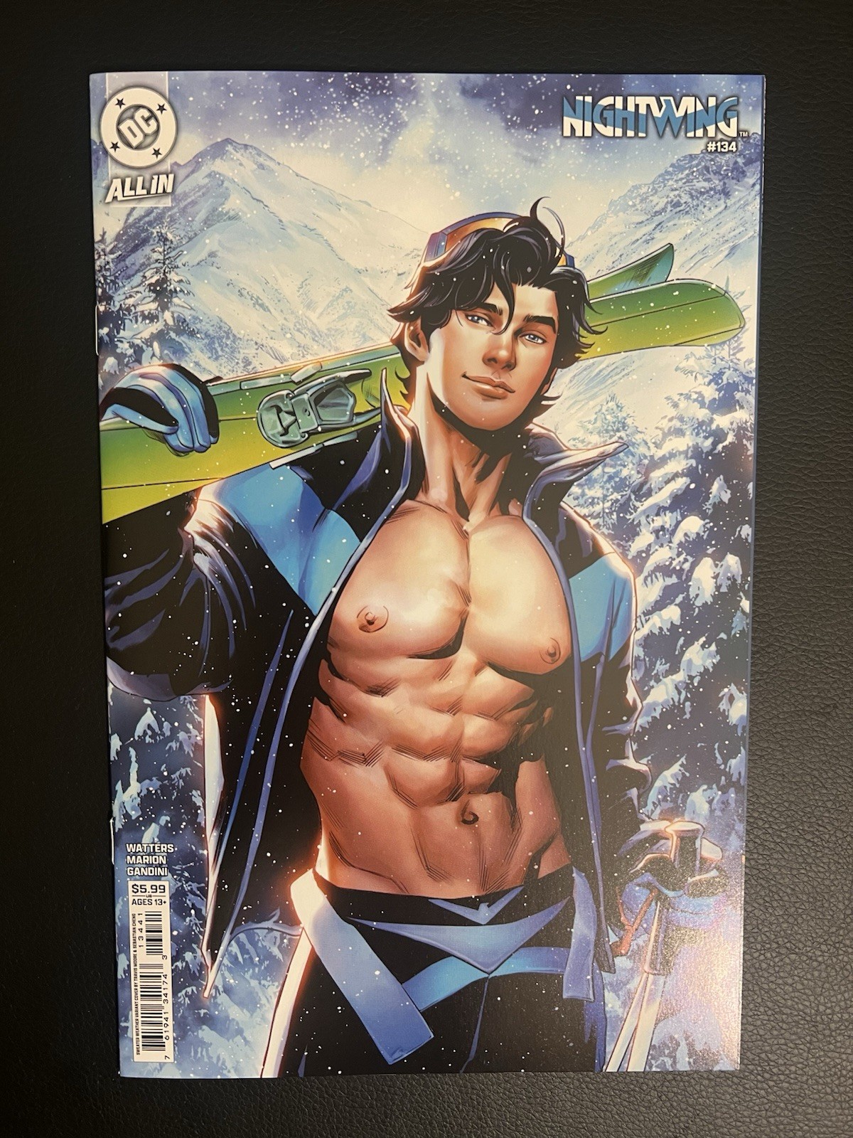 NIGHTWING #134 CVR E TRAVIS MOORE SWEATER WEATHER CARD STOCK VAR (NM+) Photos