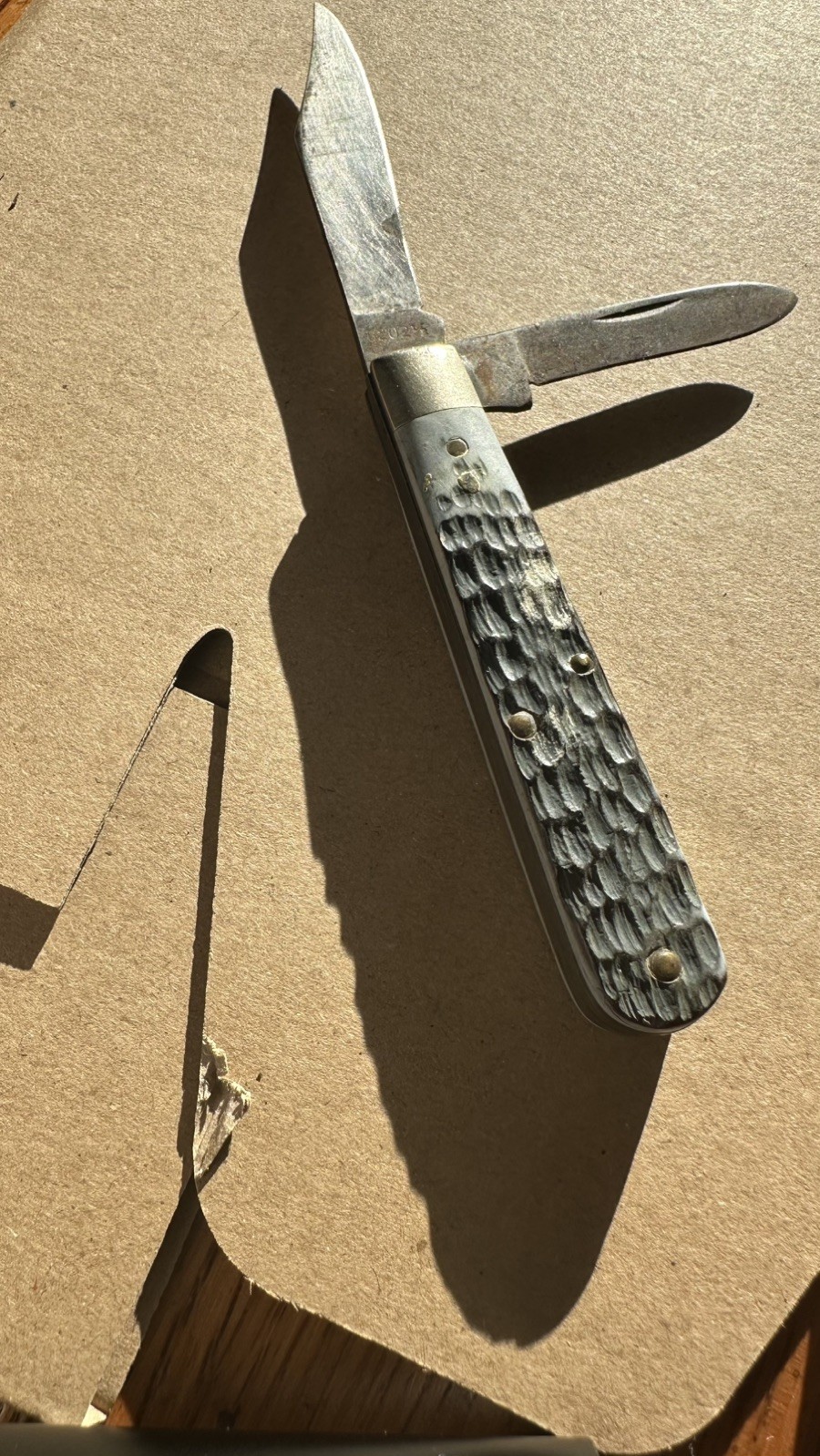 CASE XX 6202 1/2 1973 (7 Dots) Barehead Jack knife with Jigged Bone handles.
