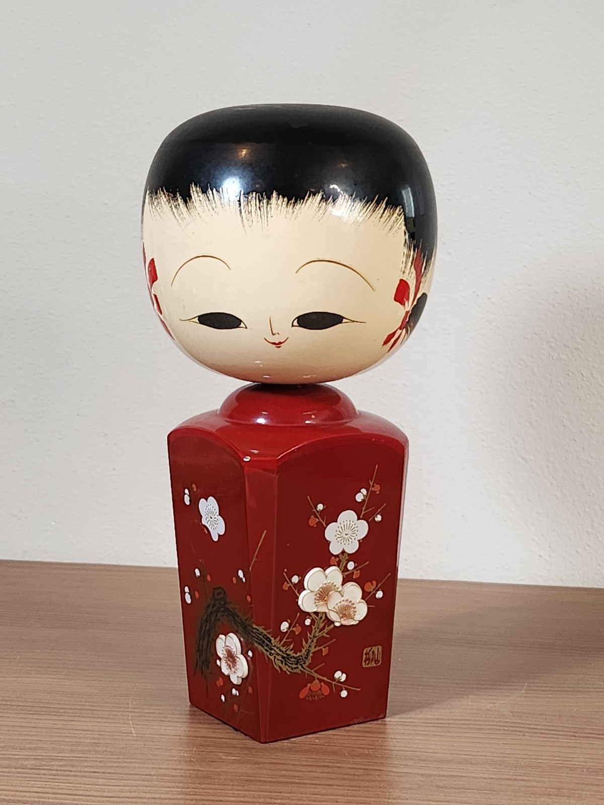Japanese Urushi Lacquerware Sosaku Kokeshi Wooden Doll Yanagiyama 10 in Japanese Urushi Lacquerware Sosaku Kokeshi Wooden Doll Yanagiyama 10 in