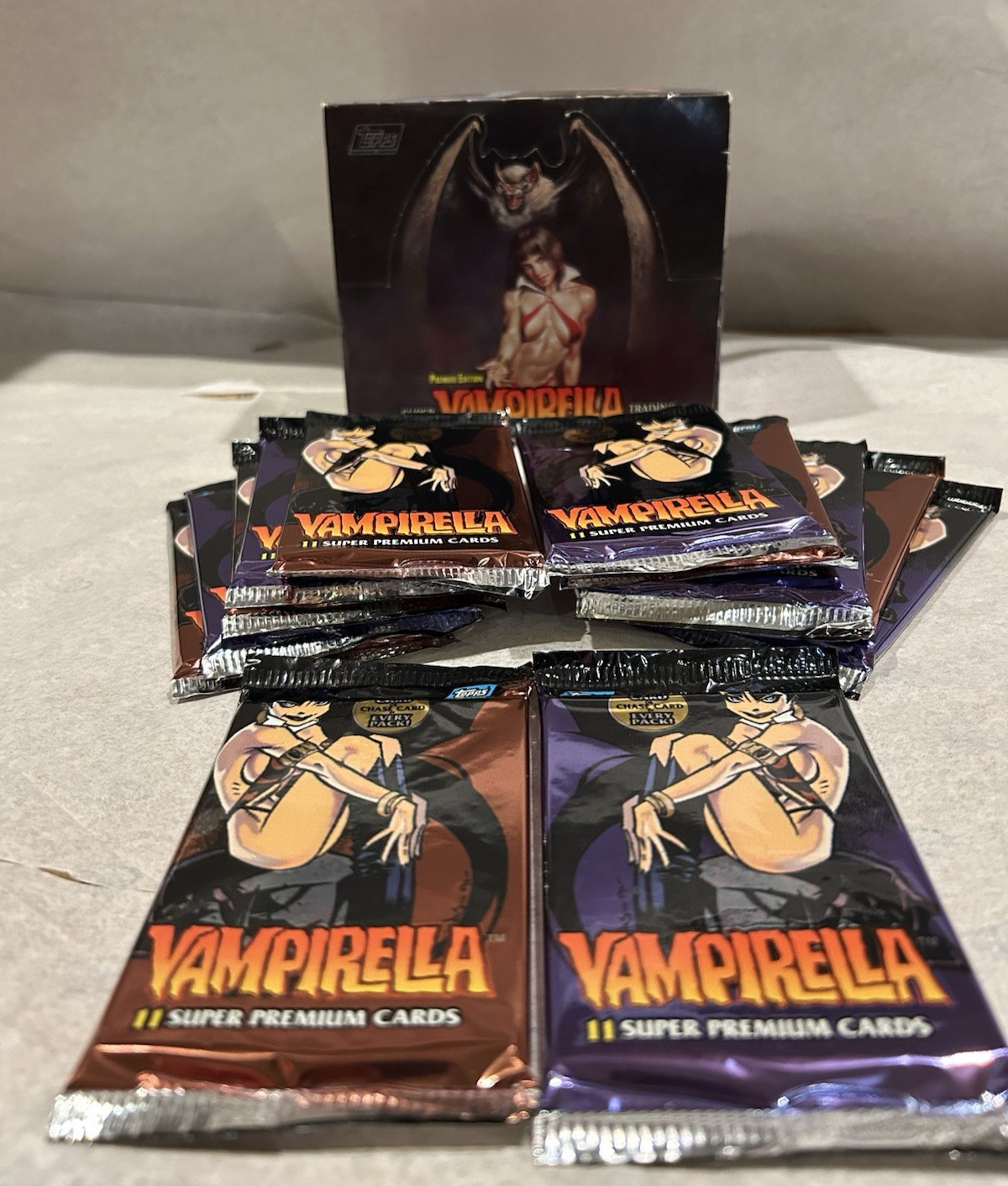 VAMPIRELLA Super Premium  Topps (1995) TWELVE Factory Sealed Packs Incl. Box