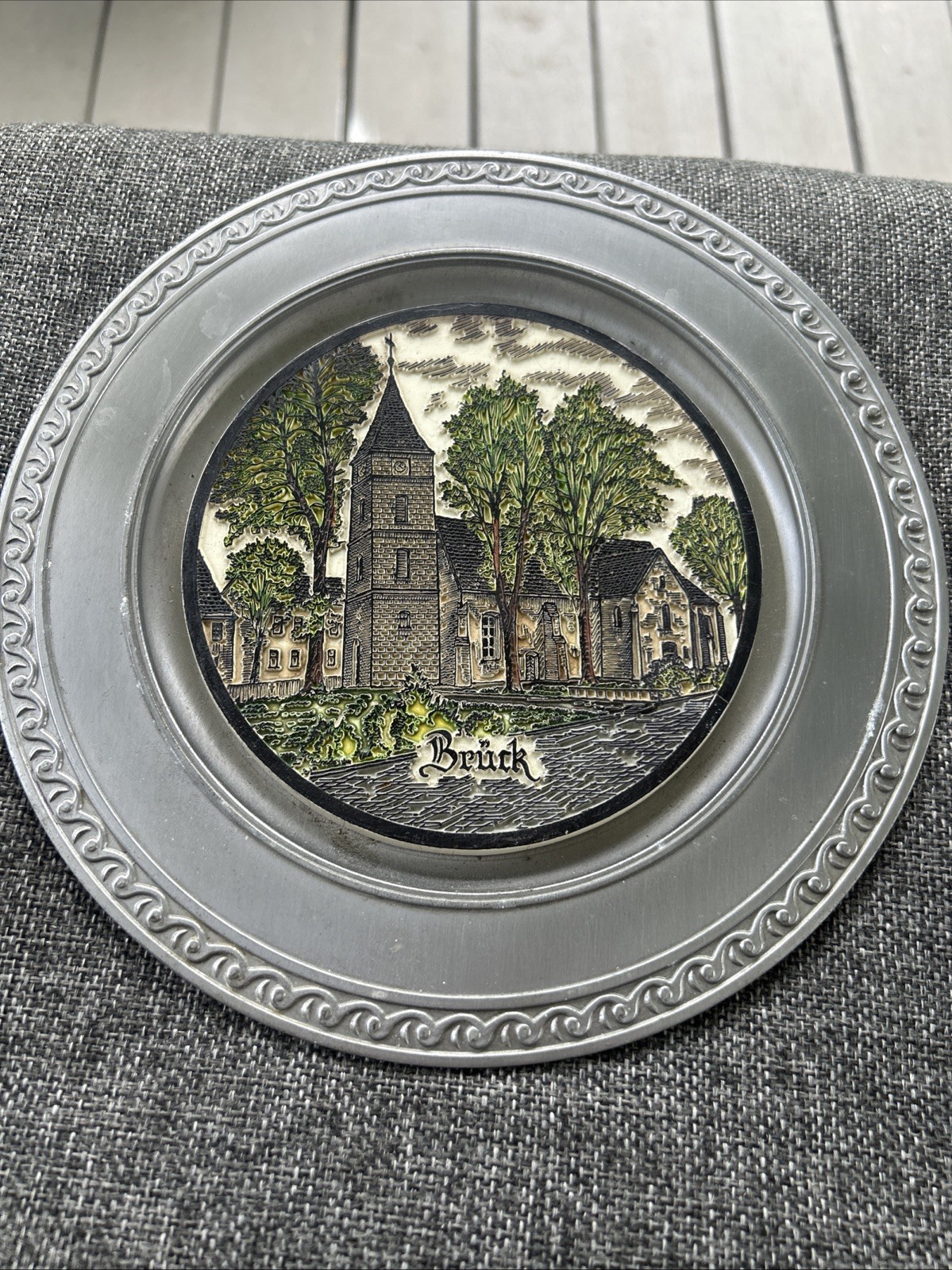 VINTAGE DEM HEMPSTEAD PLATE PLAQUE MV HEINRIET 1994 ENAMEL PAINT & PEWTER METAL