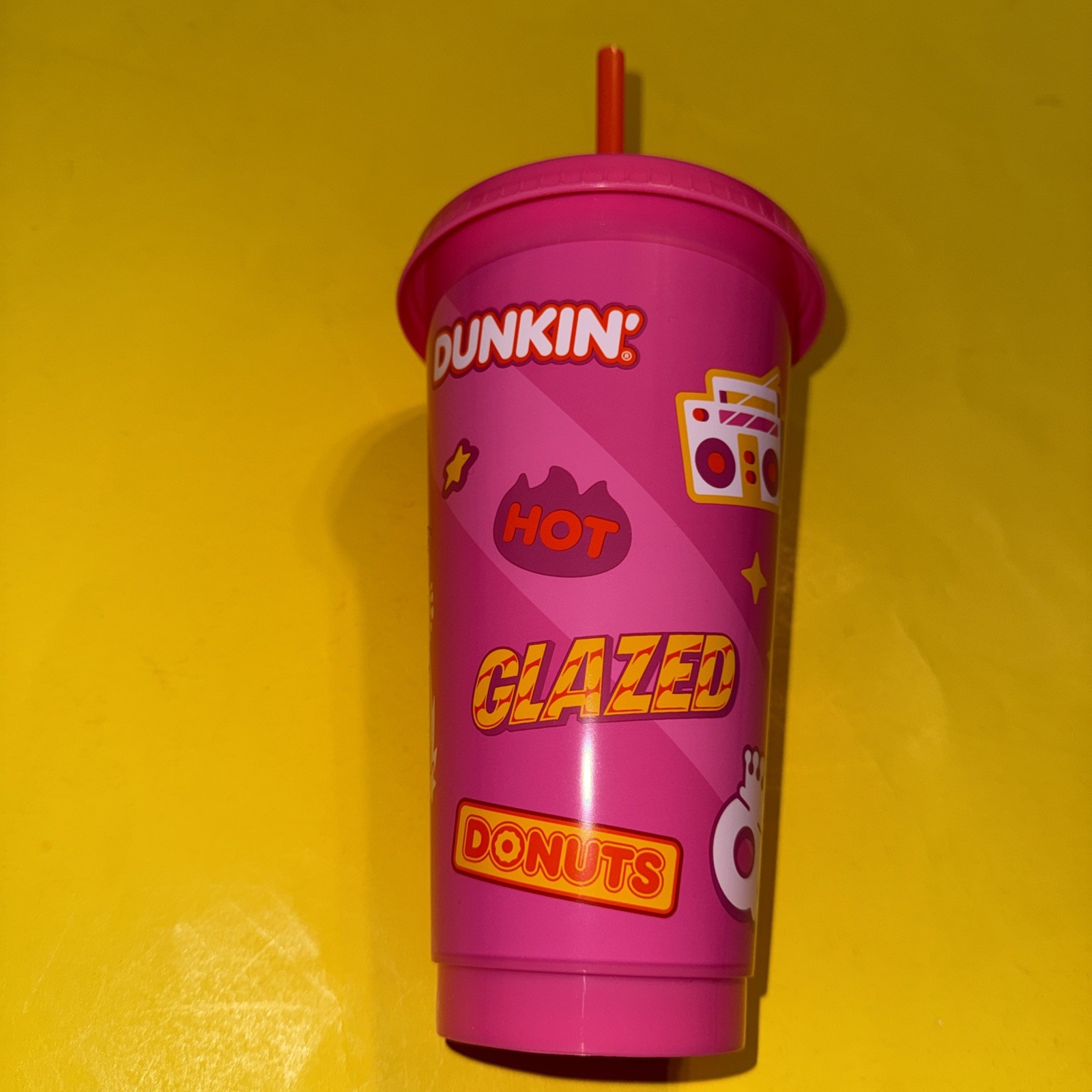 Dunkin\' DunQueens 24 oz Cold Cup Reusable with Lid and Straw EUC Pink Brand New