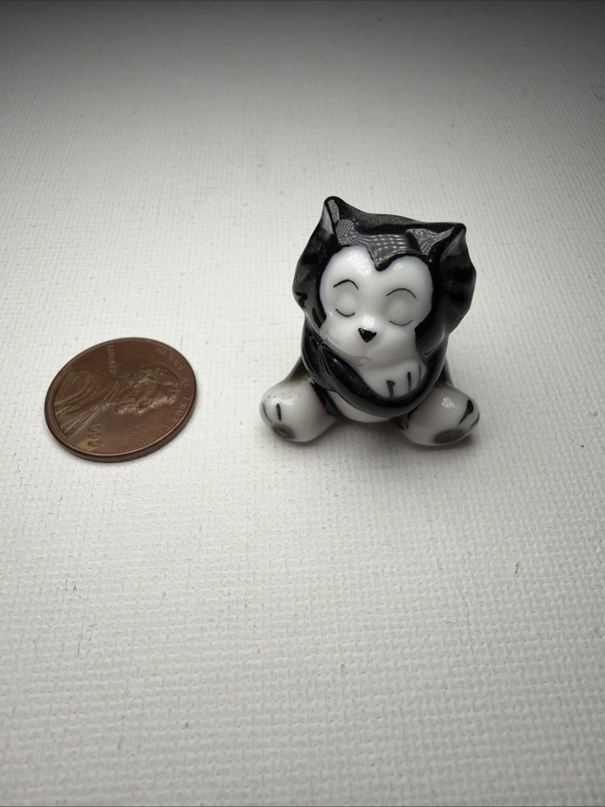 Bug House Figaro Black & White Tuxedo Cat Miniature Figurine Bug House Figaro Black & White Tuxedo Cat Miniature Figurine