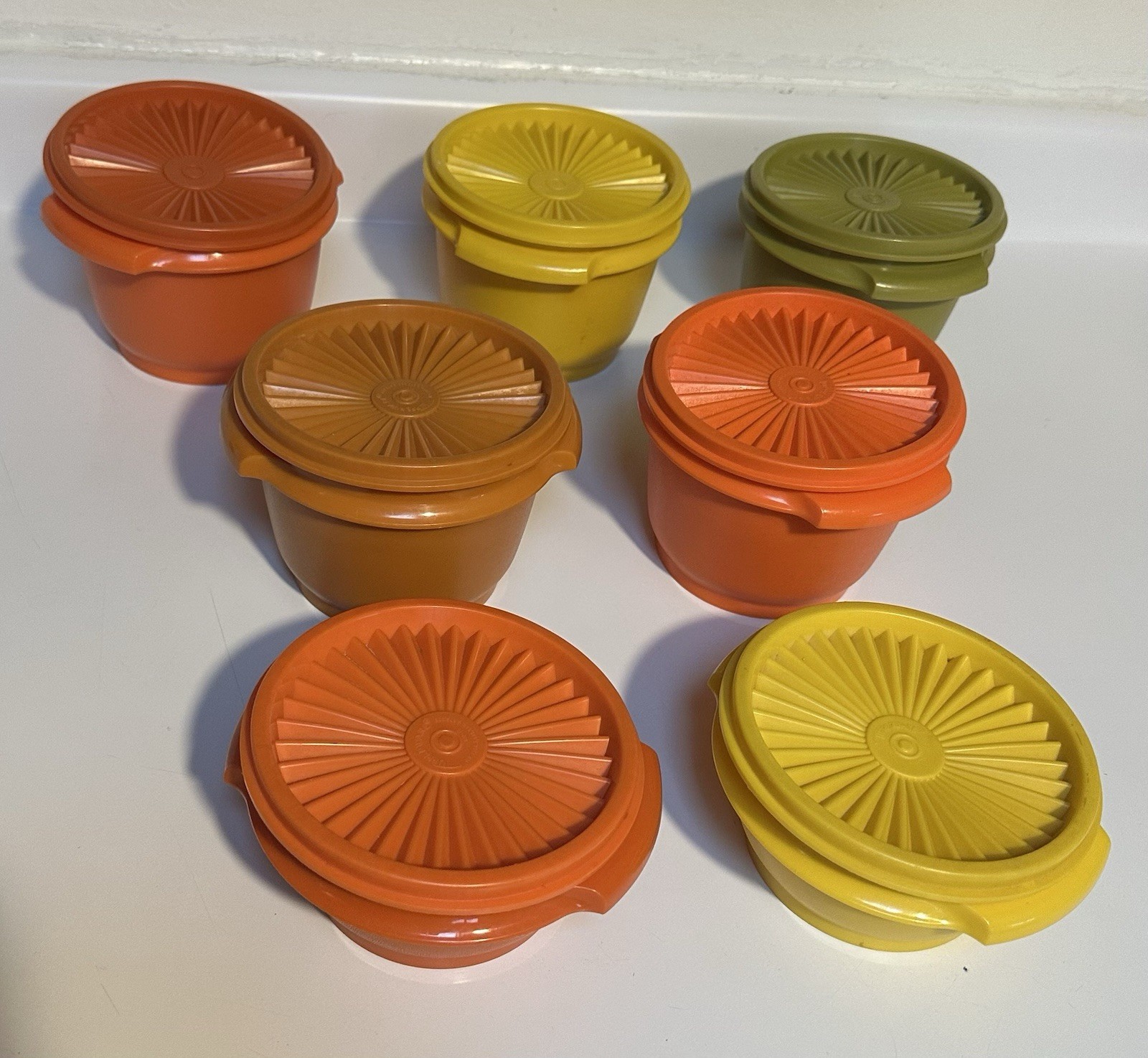 Vtg set of 7 Tupperware #1323-2 #886-5 Bowls w/ 7 Lids Fall Harvest colors Vtg set of 7 Tupperware #1323-2 #886-5 Bowls w/ 7 Lids Fall Harvest colors