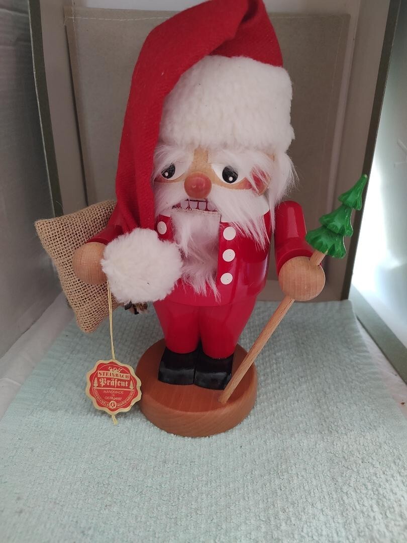 Handmade Steinbach German Nutcracker Santa 11