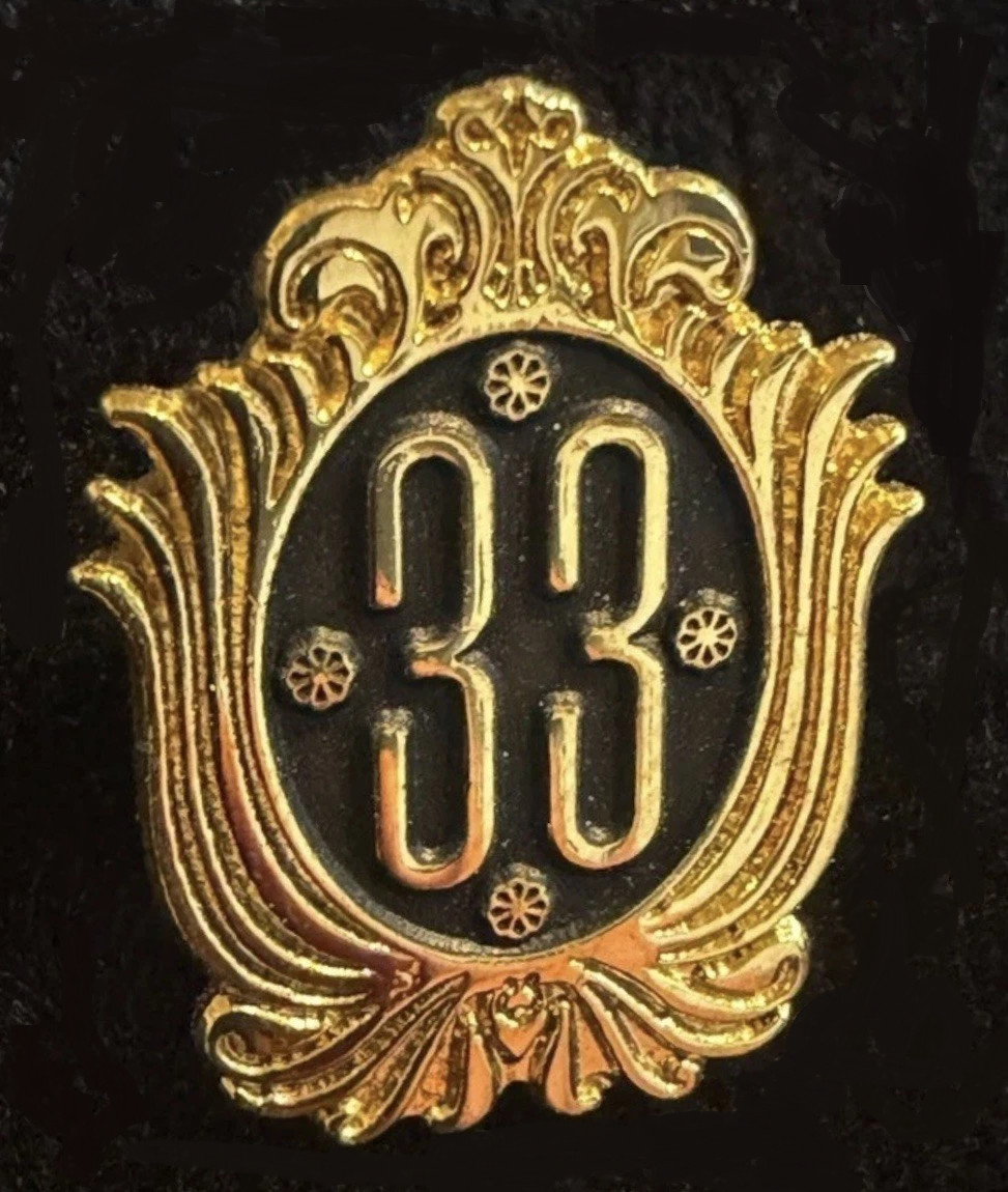 Disneyland Club 33 Logo Pin, Pin with Black and Gold  - 