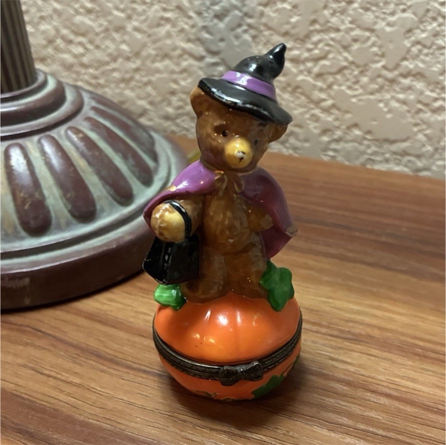 VTG Midwest of Cannon Falls PHB October Bear Witch Pumpkin Trinket Box Halloween