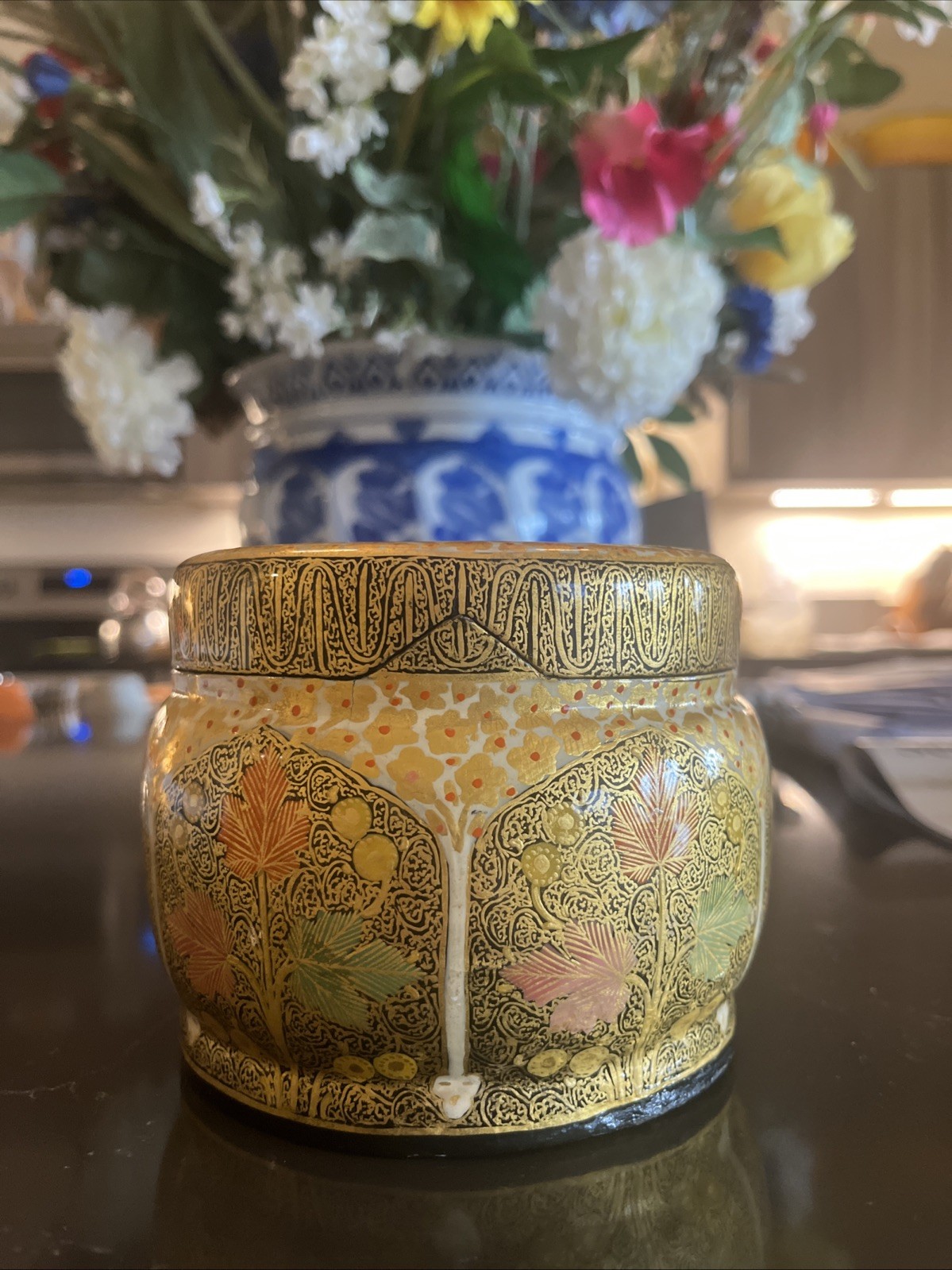 Vintage Hand Painted Papier-Mâché Lacquer Kashmir INDIA Trinket Box