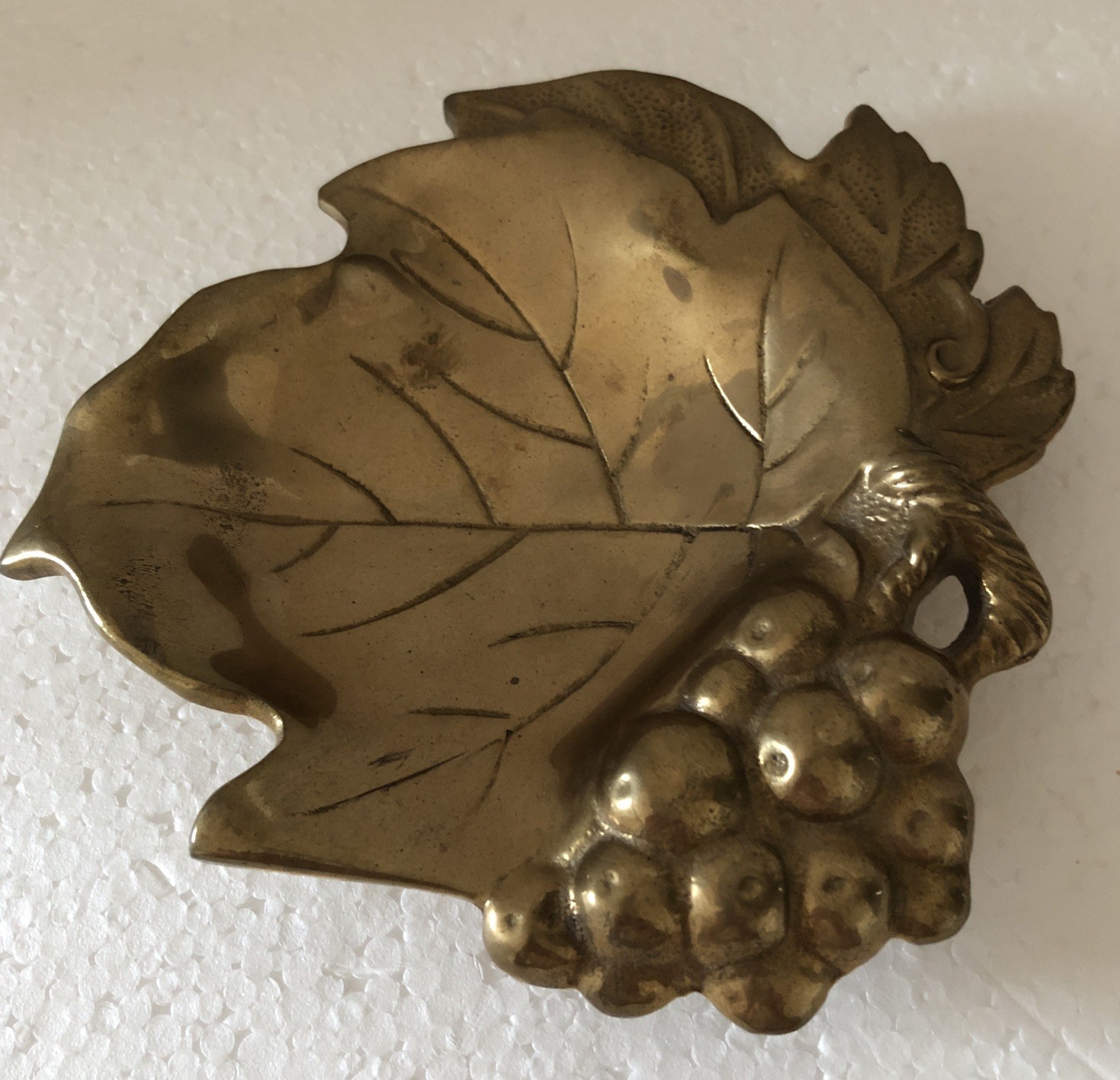 Vtg Brass Grape Leaf Tray Trinket Ring Bonbon Candy Keys Dish 5-3/4” x 5-1/2”