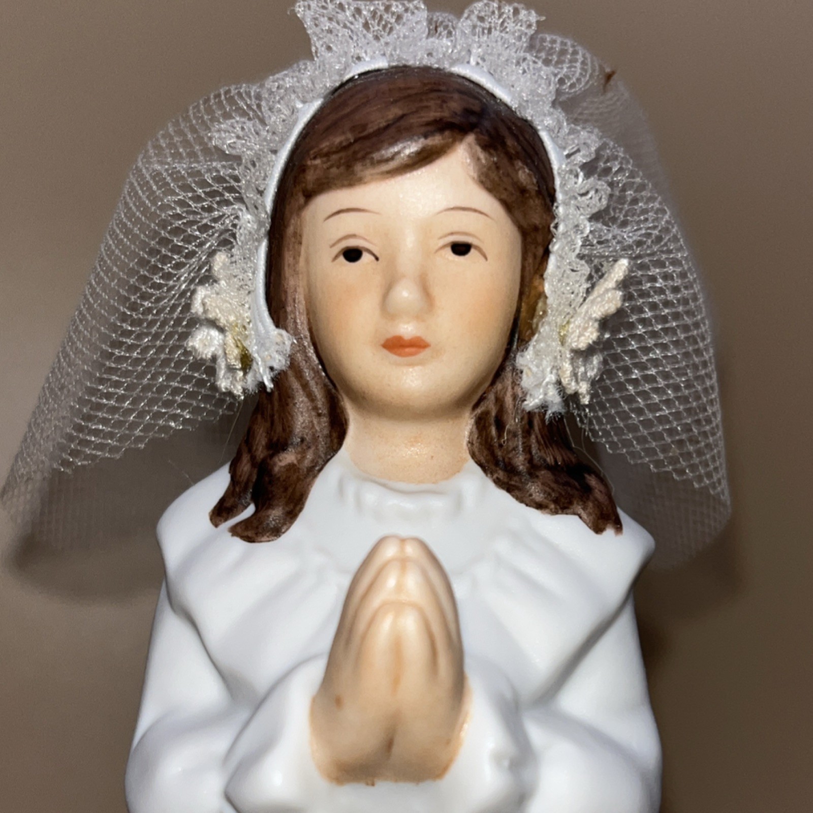 Vintage First Communion  Ceramic Girl Figurine Music Box Plays The Lords Prayer