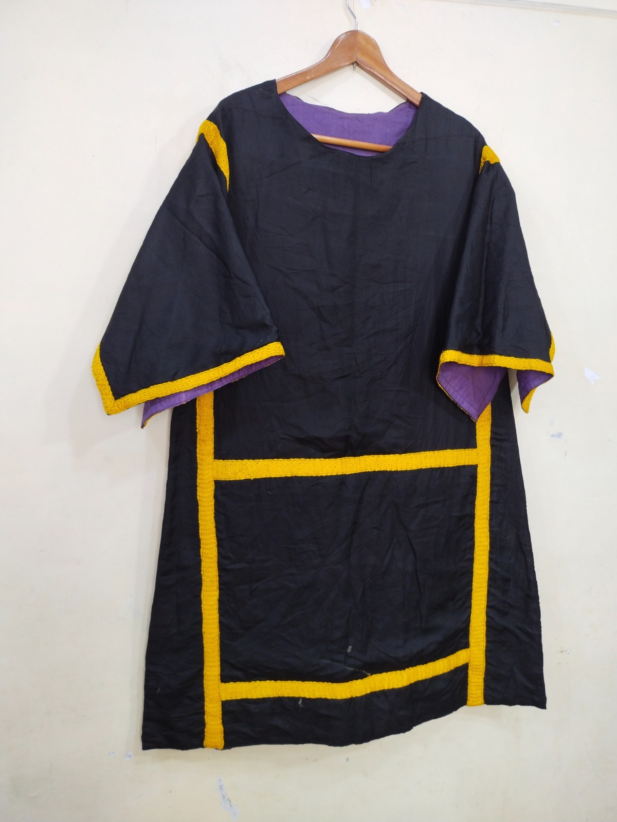 vintage fabulous church vestment chasuble silk black christian item 1551