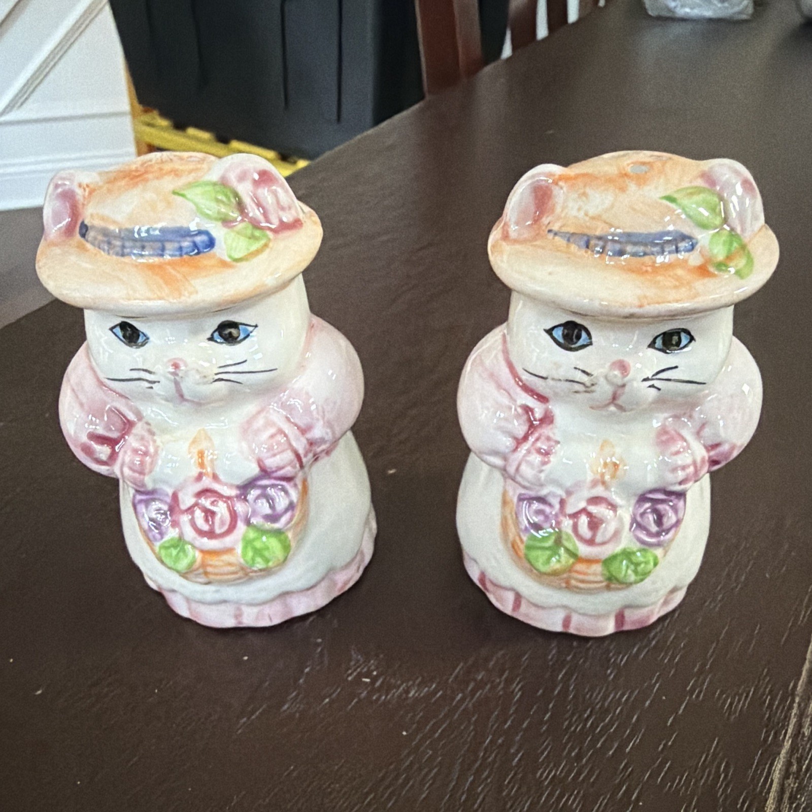Porcelain Cat Salt & Pepper Shakers Pair w/ Bonnet Hats Blue Bow Floral