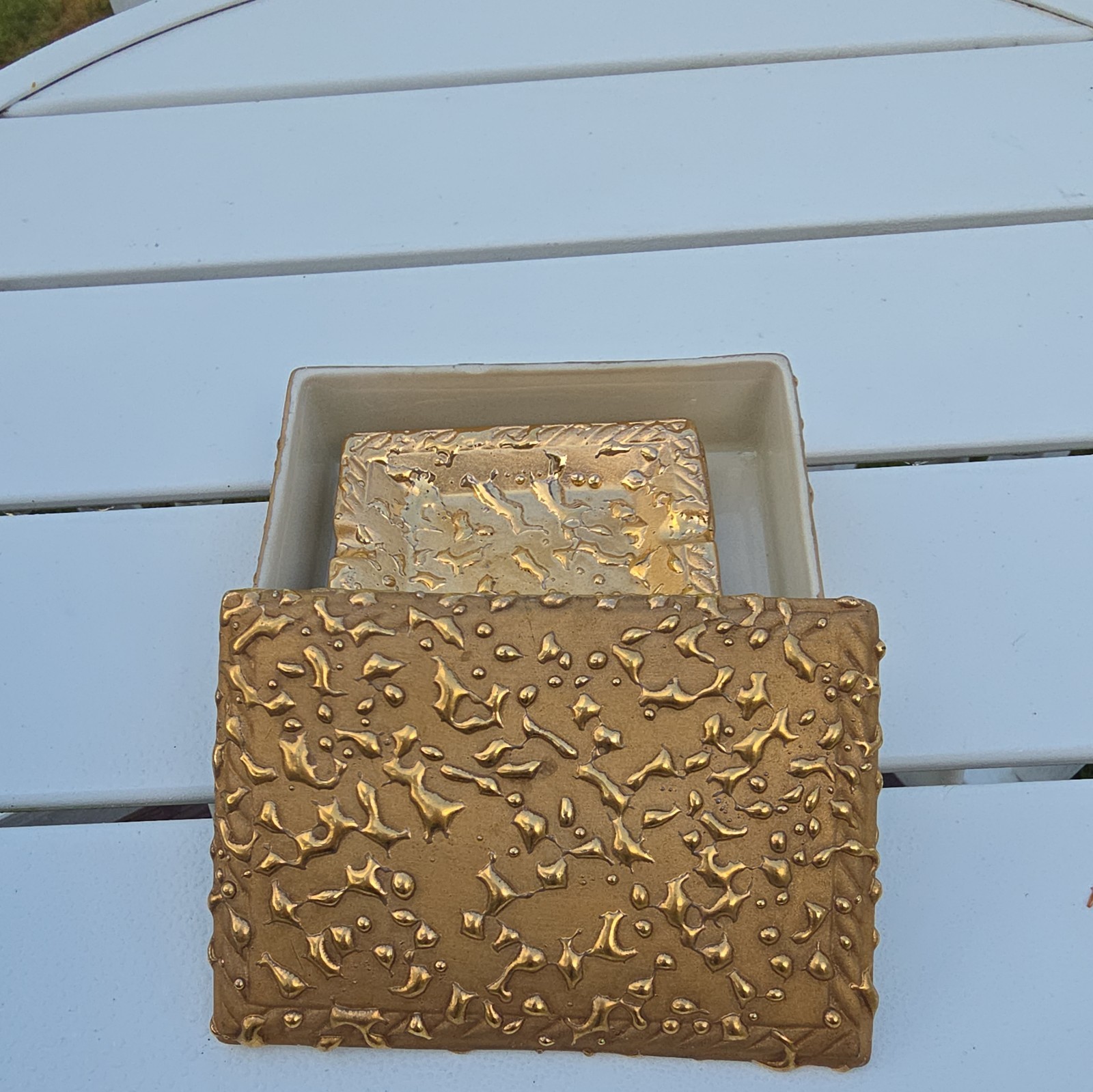 MCM Weeping Gold Pottery 22K Trinket Box with Lid, has 2 Ash Trays for any use