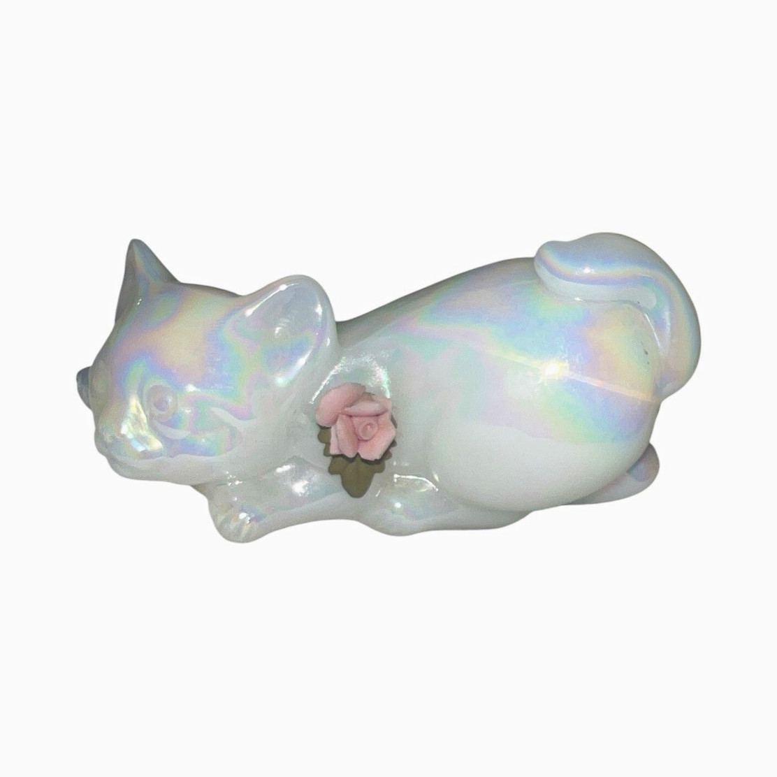 Vtg Fenton White Opalescent Iridescent Crouching Cat Figurine Pink Rose/Sticker