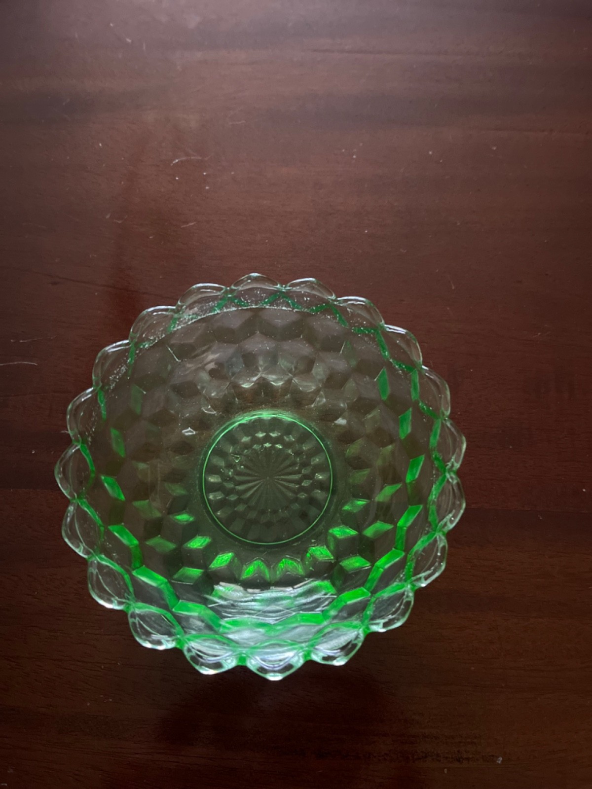 Jeanette Cubist Depression Glass berry  Bowl Green Uranium Glow Vtg Glass