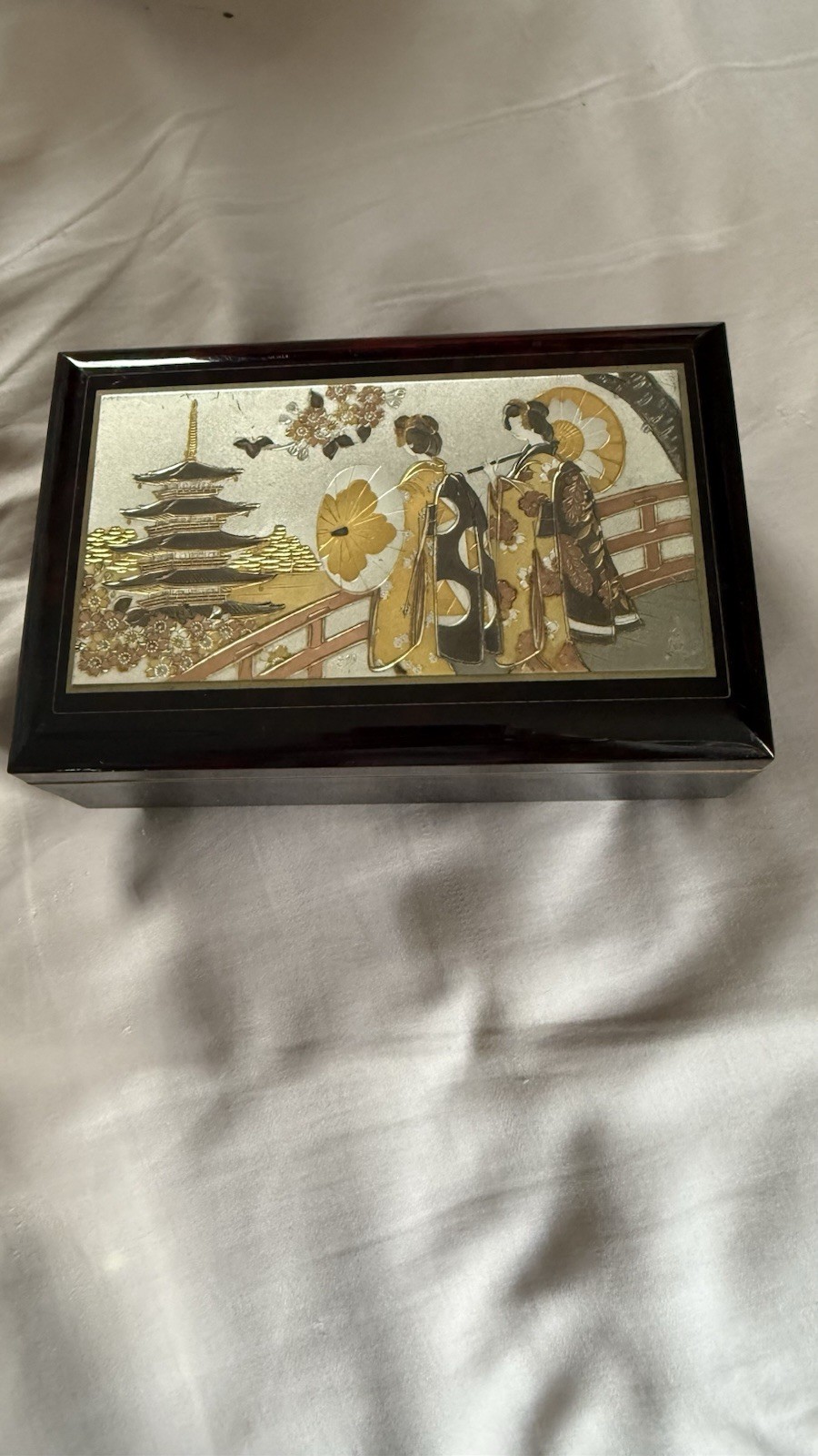 vintage Japanese lacquer musical jewelry box featuring Chokin art vintage Japanese lacquer musical jewelry box featuring Chokin art