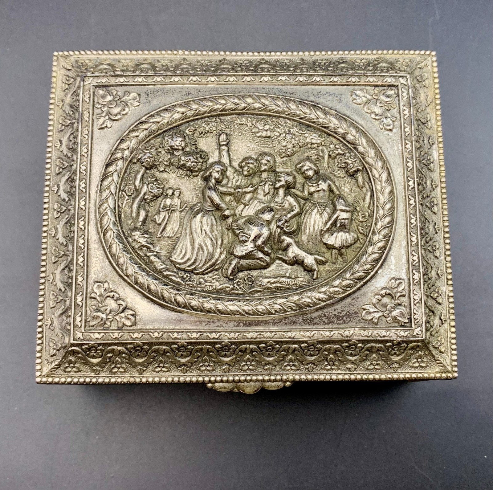 Repousse Metal Trinket Box Japan Silver Tone Renaissance 3.5 x 3\ Repousse Metal Trinket Box Japan Silver Tone Renaissance 3.5 x 3\