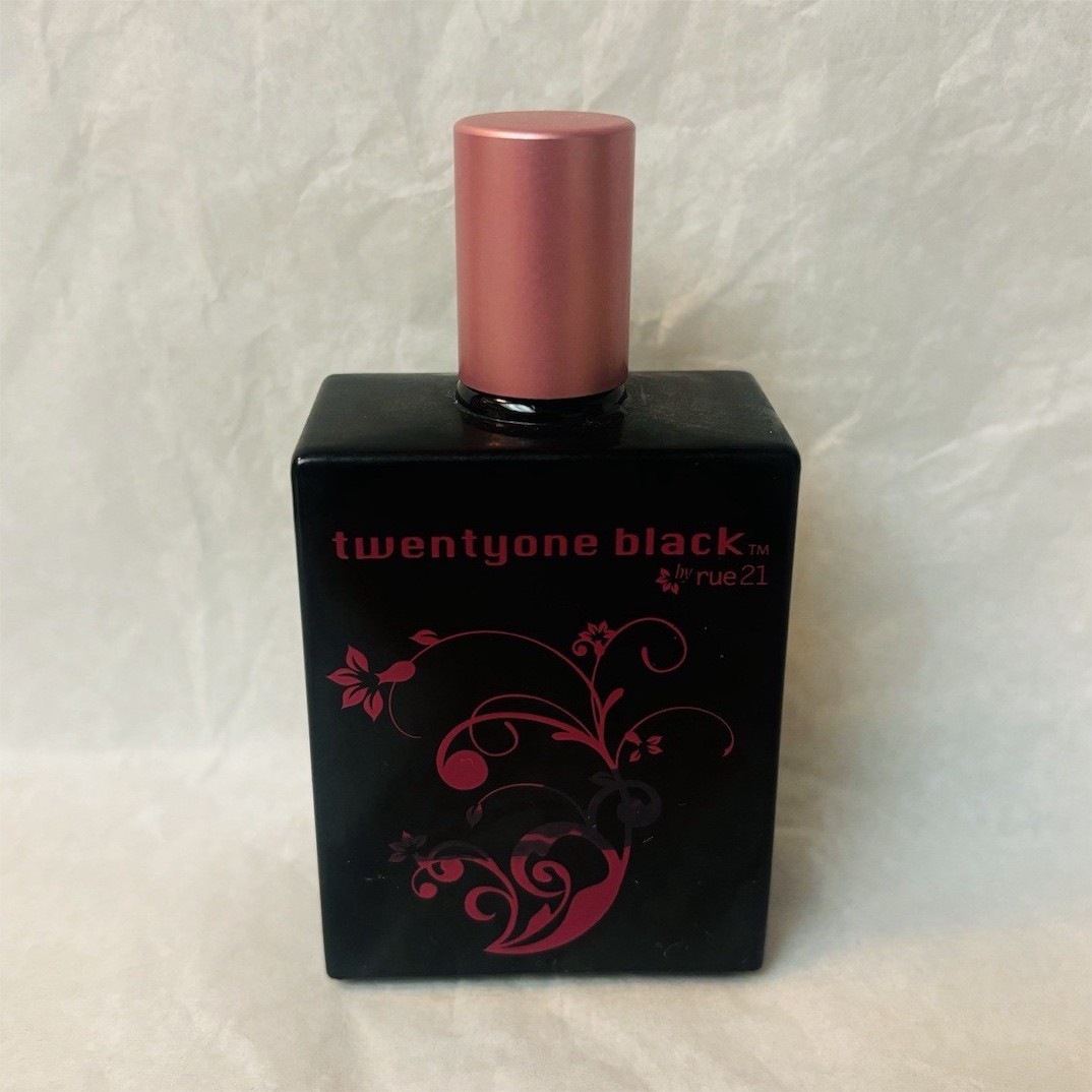 TwentyOne Black Perfume by Rue21 - Original Version TwentyOne Black Perfume by Rue21 - Original Version