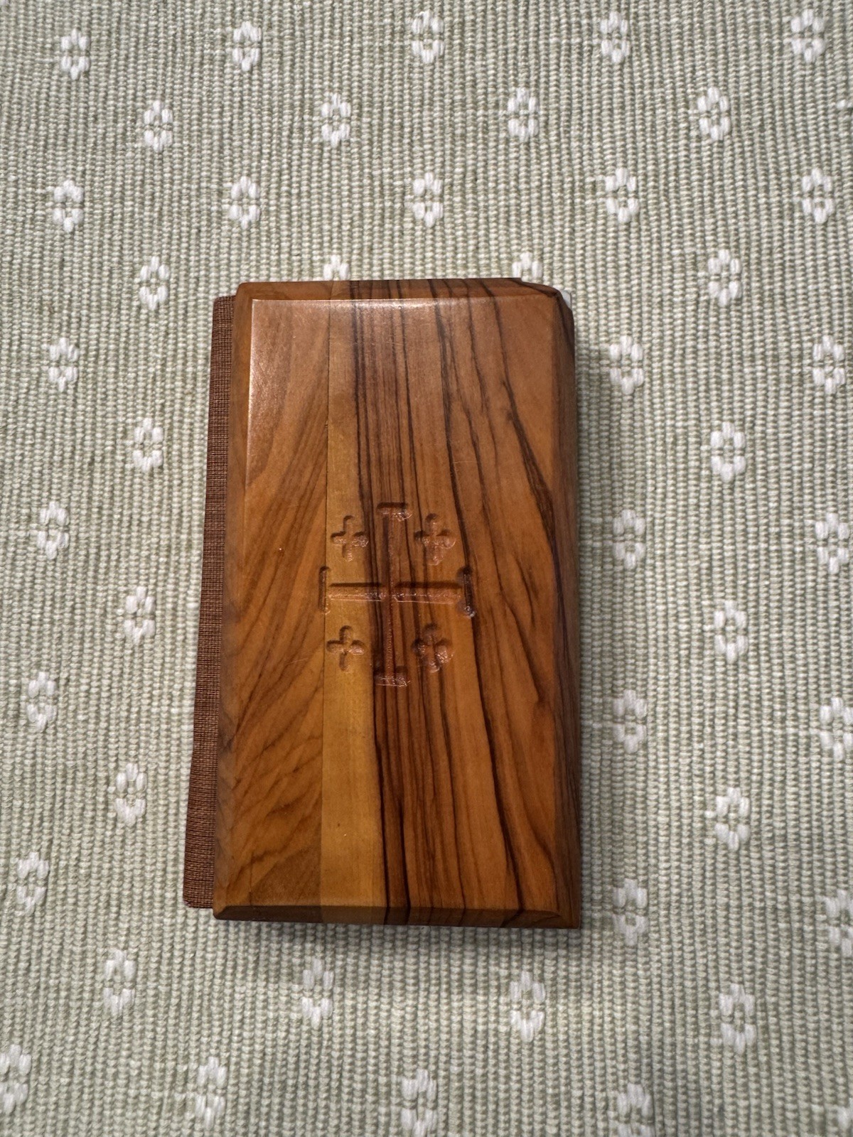 VTG 1940s Jerusalem Olive Wood Pocket Bible Hand Carved Holy Land