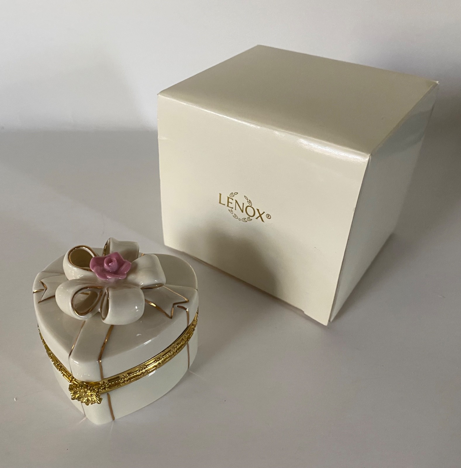 Lenox Treasures of the Heart Trinket Box Exclusive Edition New in Box