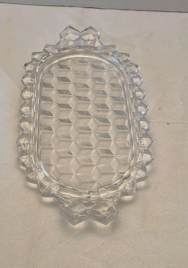 VINTAGE FOSTORIA AMERICAN CLEAR GLASS SM OVAL SERVING TRAY OR UNDER TRAY DIAMOND
